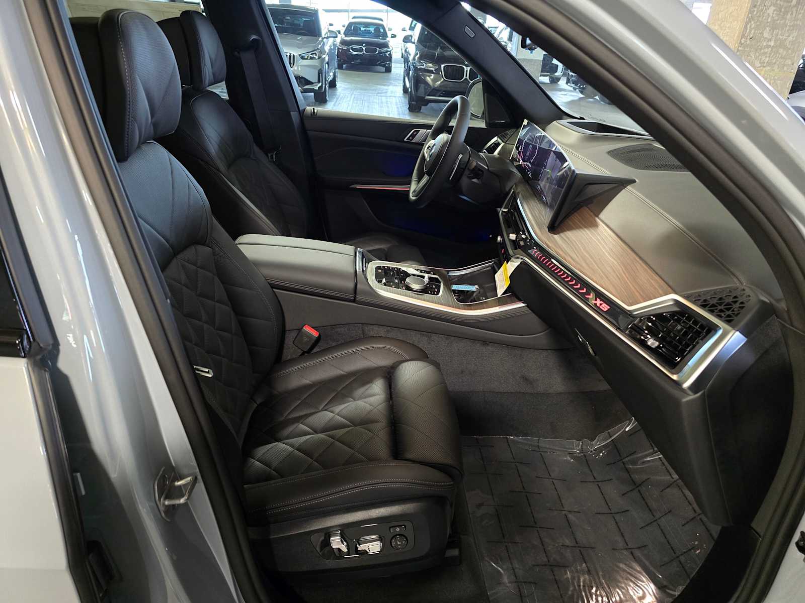 Thumbnail: 2026 BMW X5 - 32