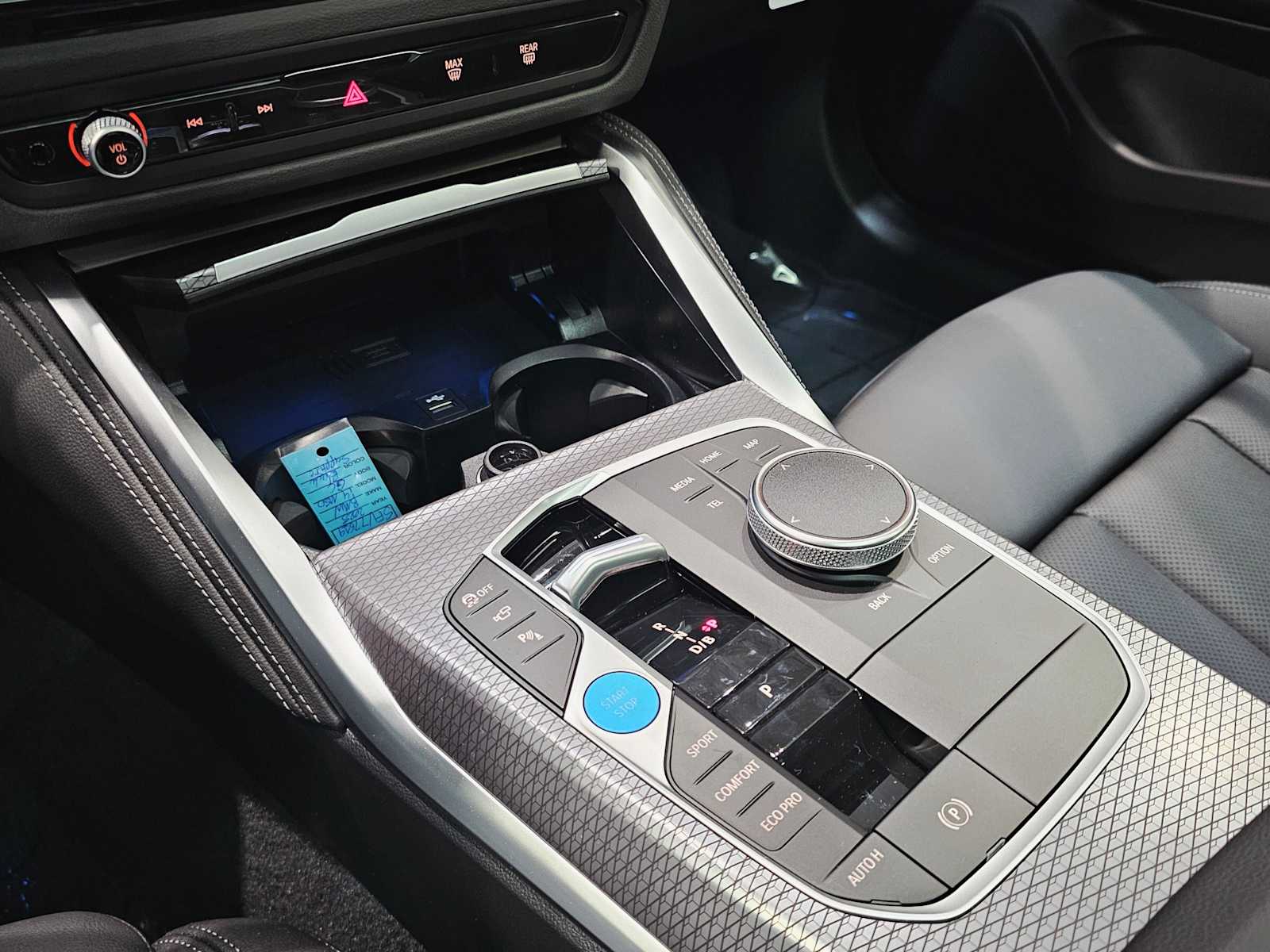 Thumbnail: 2025 BMW i4 - 17