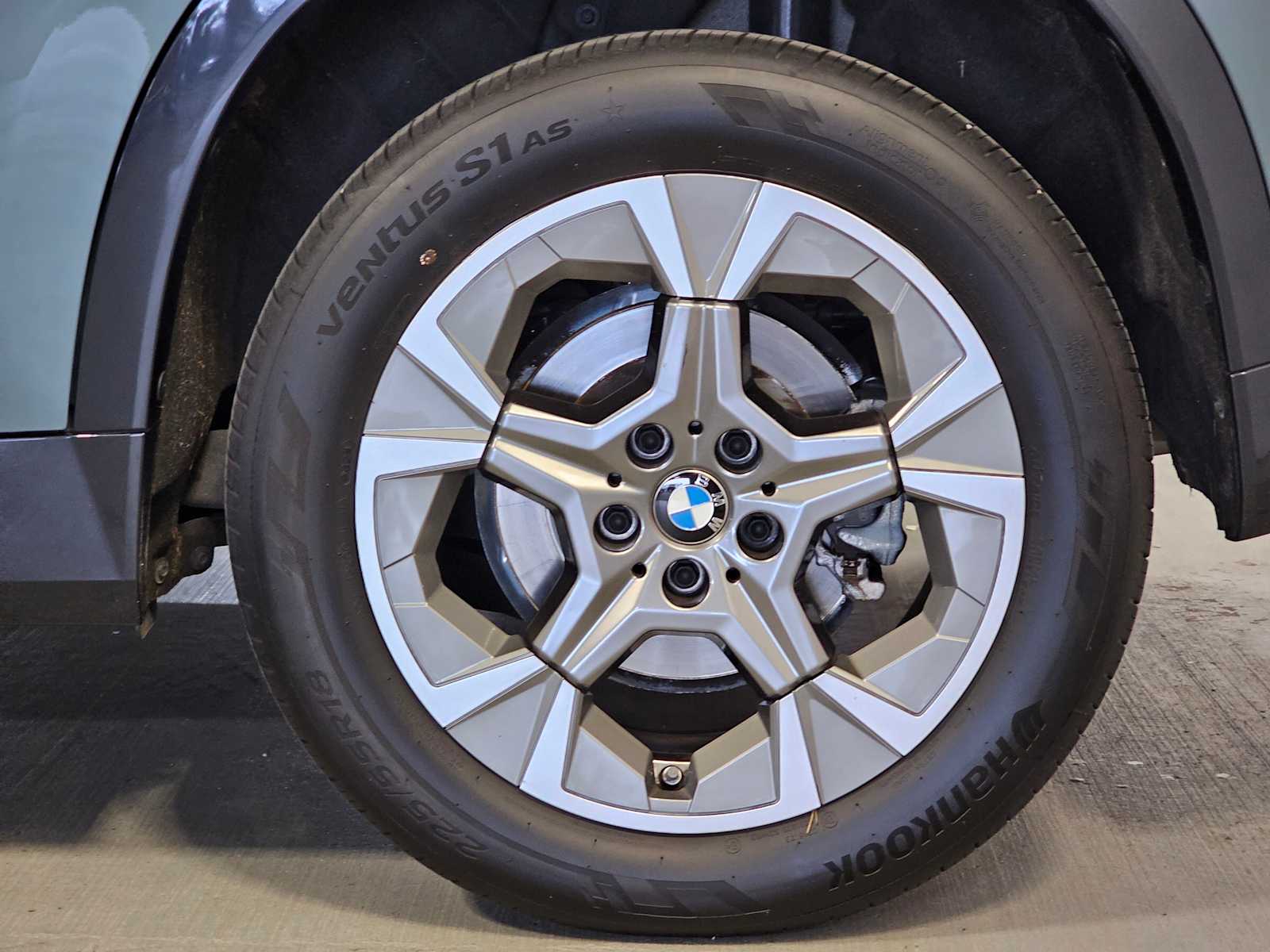 Thumbnail: 2025 BMW X1 - 8