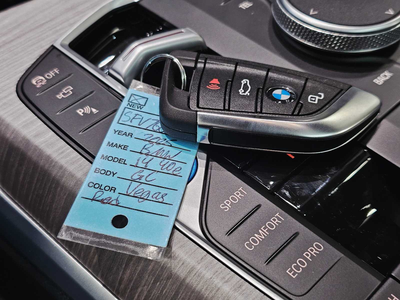 Thumbnail: 2025 BMW i4 - 30