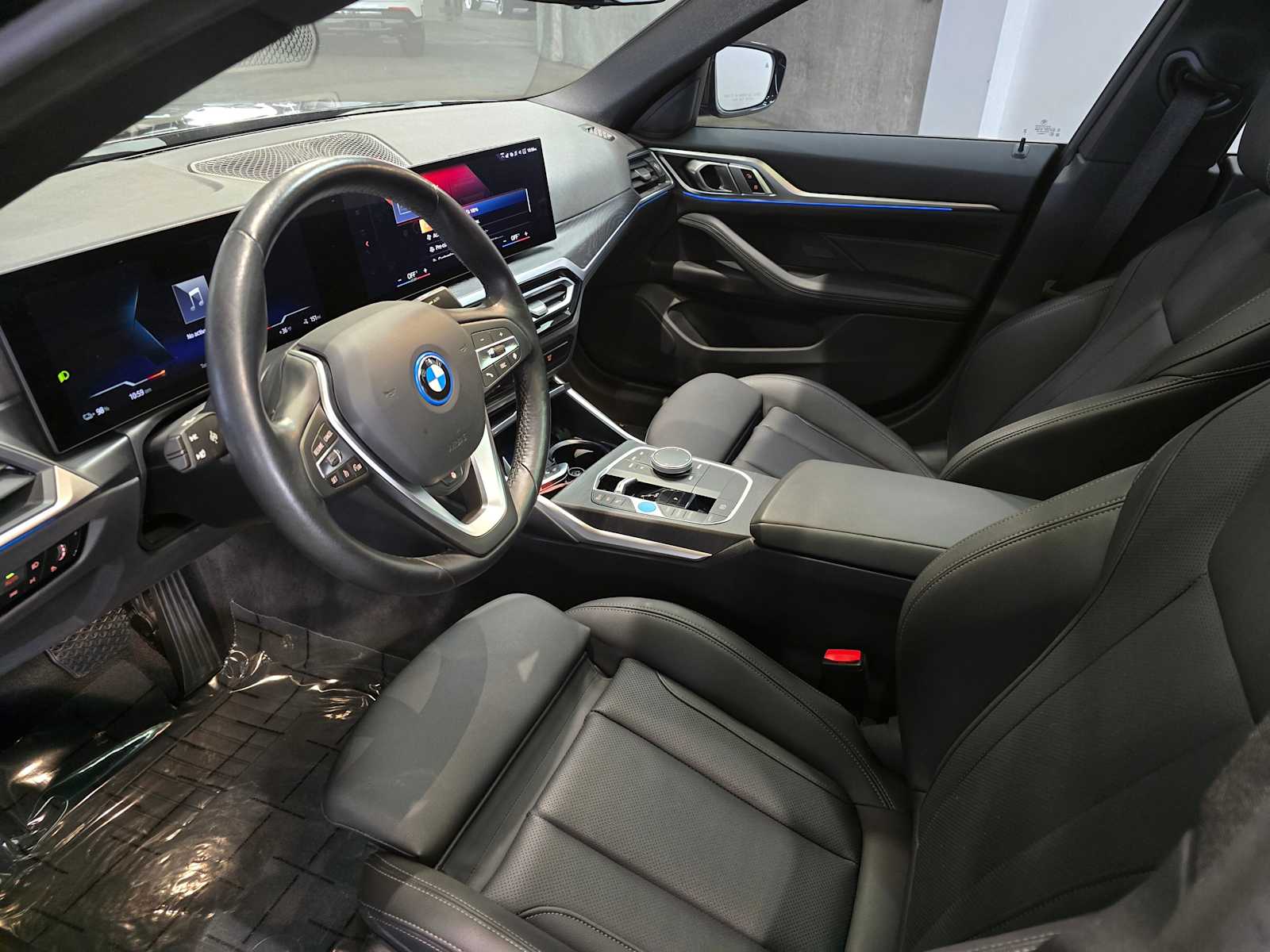 Thumbnail: 2023 BMW i4 - 2