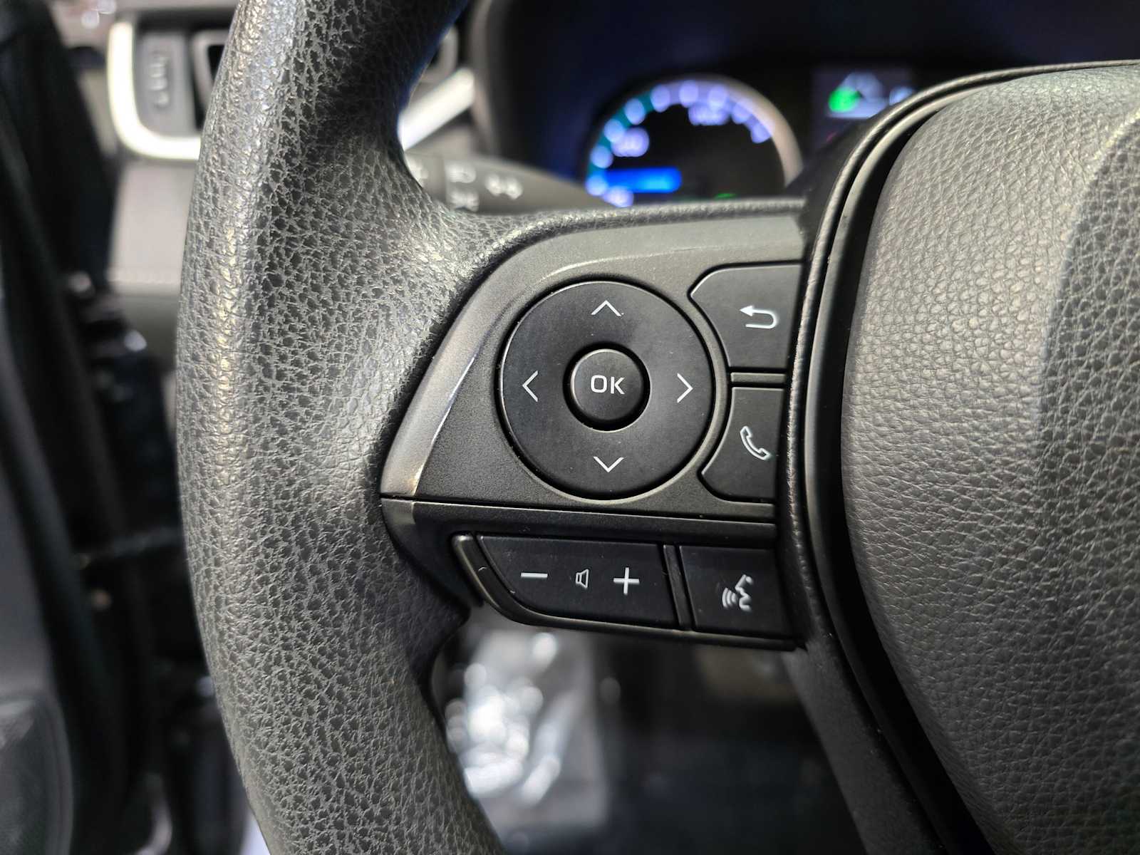 Thumbnail: 2022 Toyota RAV4 - 19