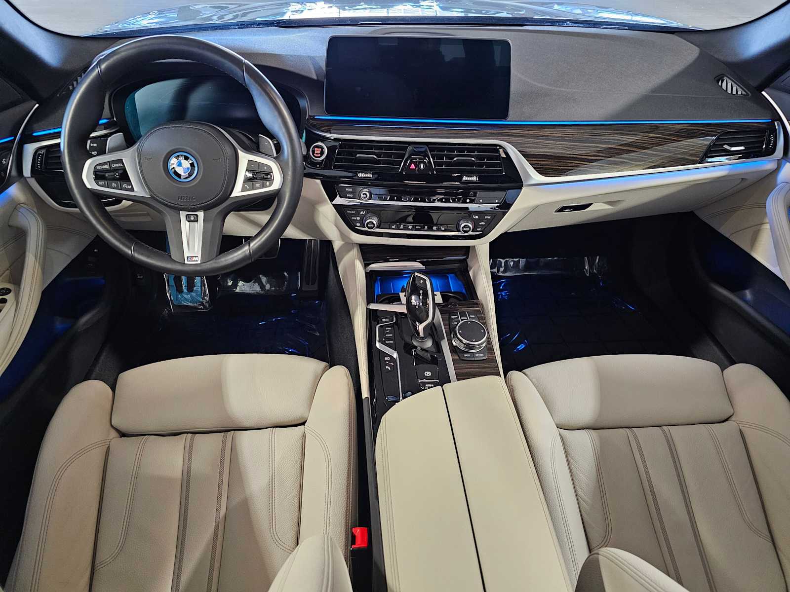 Thumbnail: 2023 BMW 5 Series - 10