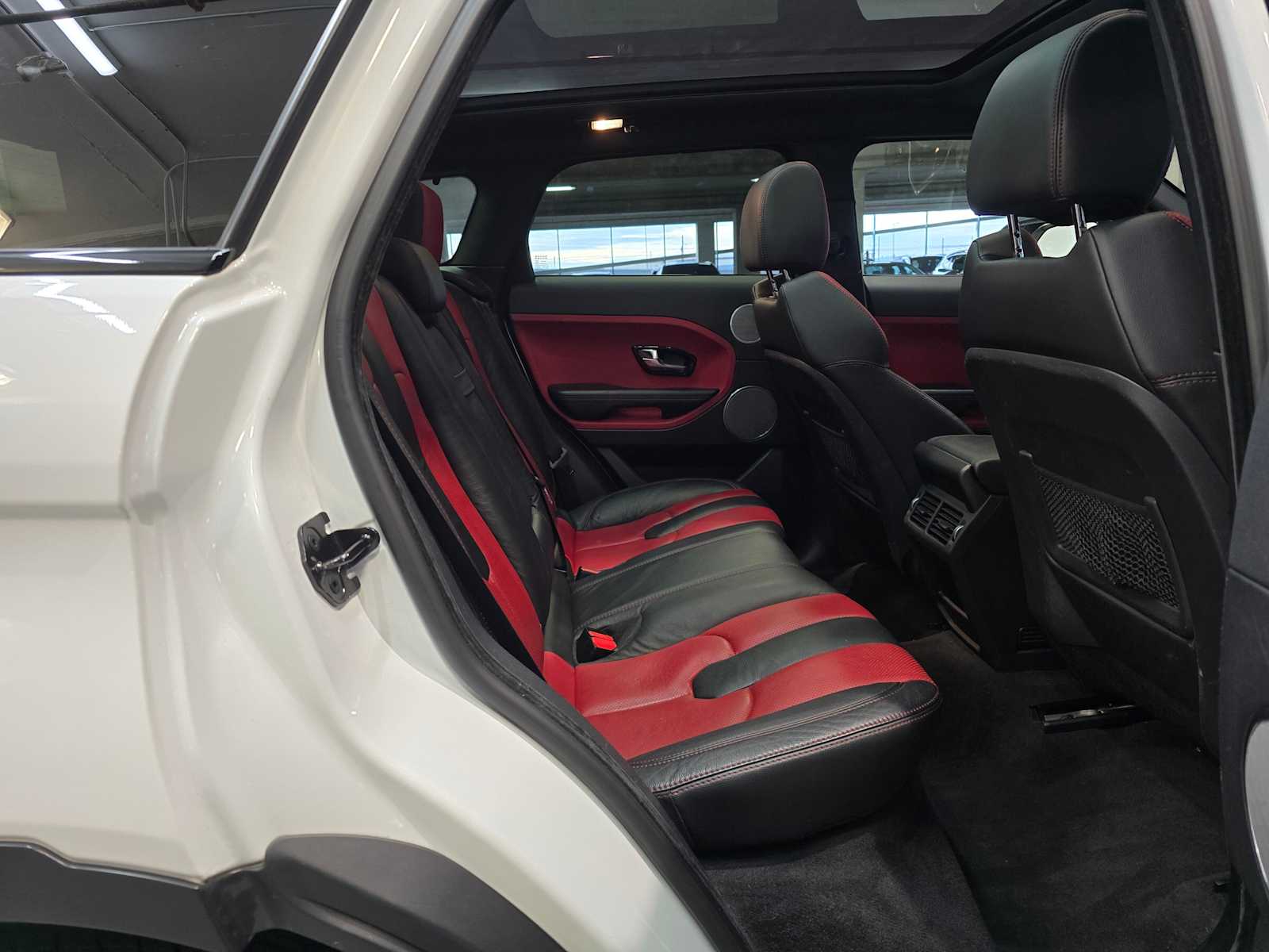 Thumbnail: 2012 Land Rover Range Rover Evoque - 29