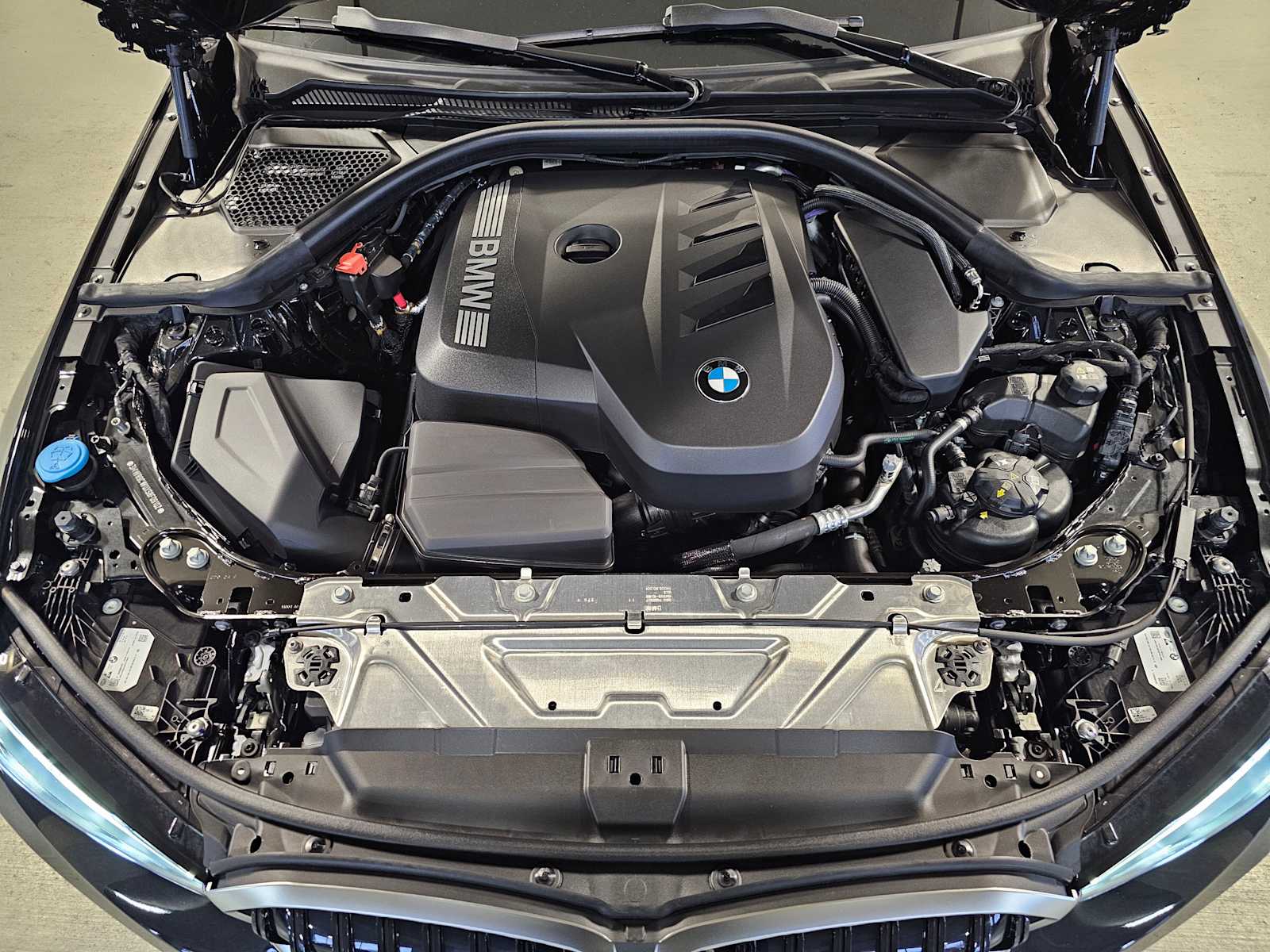 Thumbnail: 2025 BMW 3 Series - 9