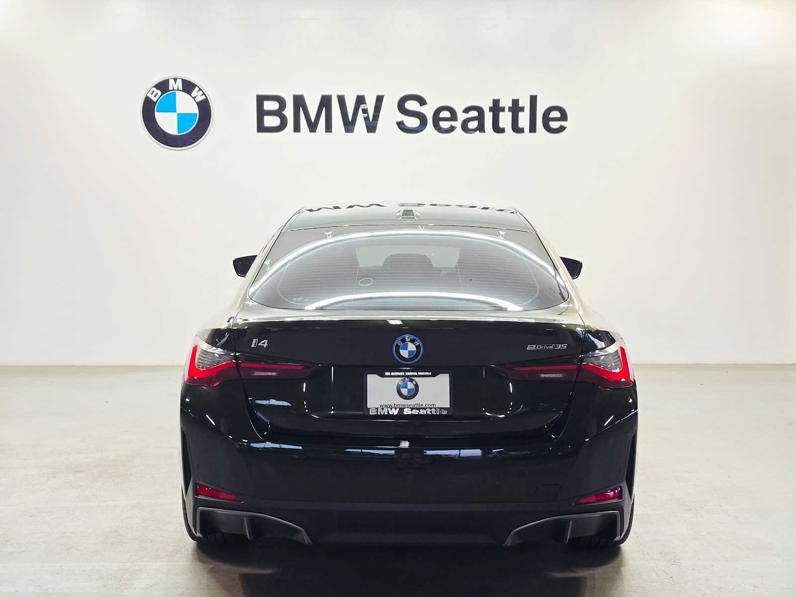 Thumbnail: 2023 BMW i4 - 5