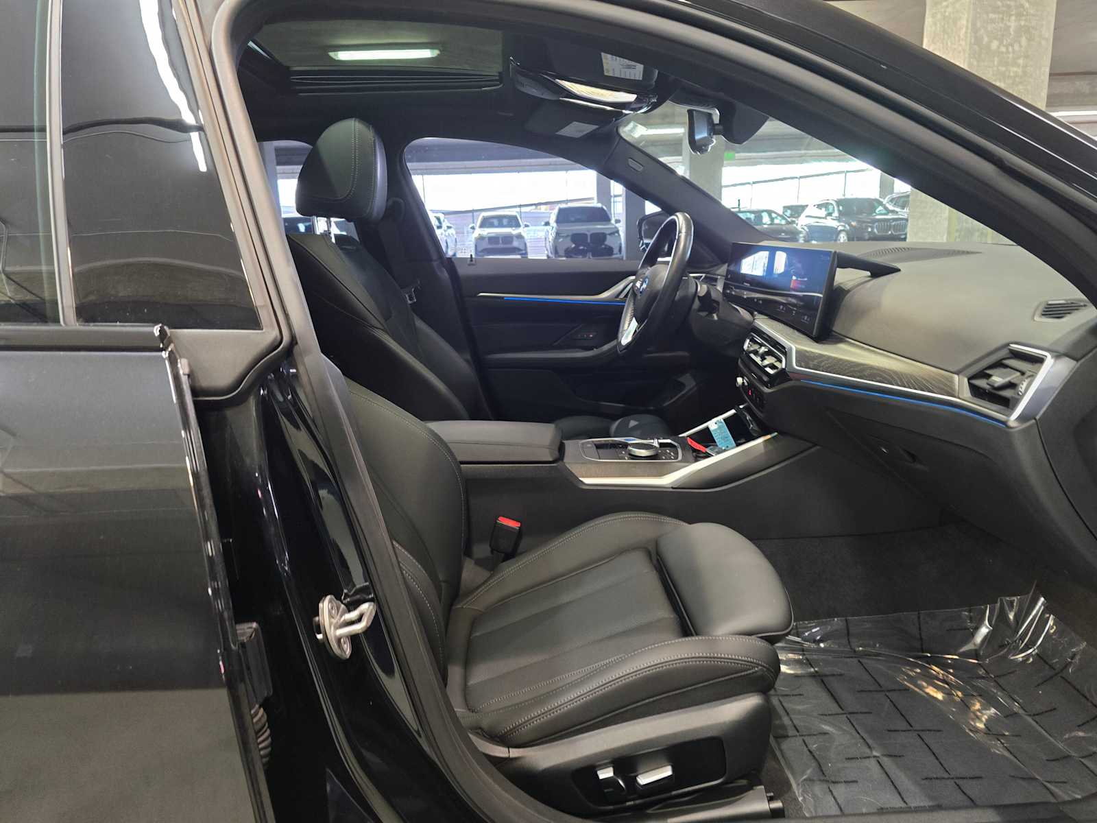 Thumbnail: 2023 BMW i4 - 31