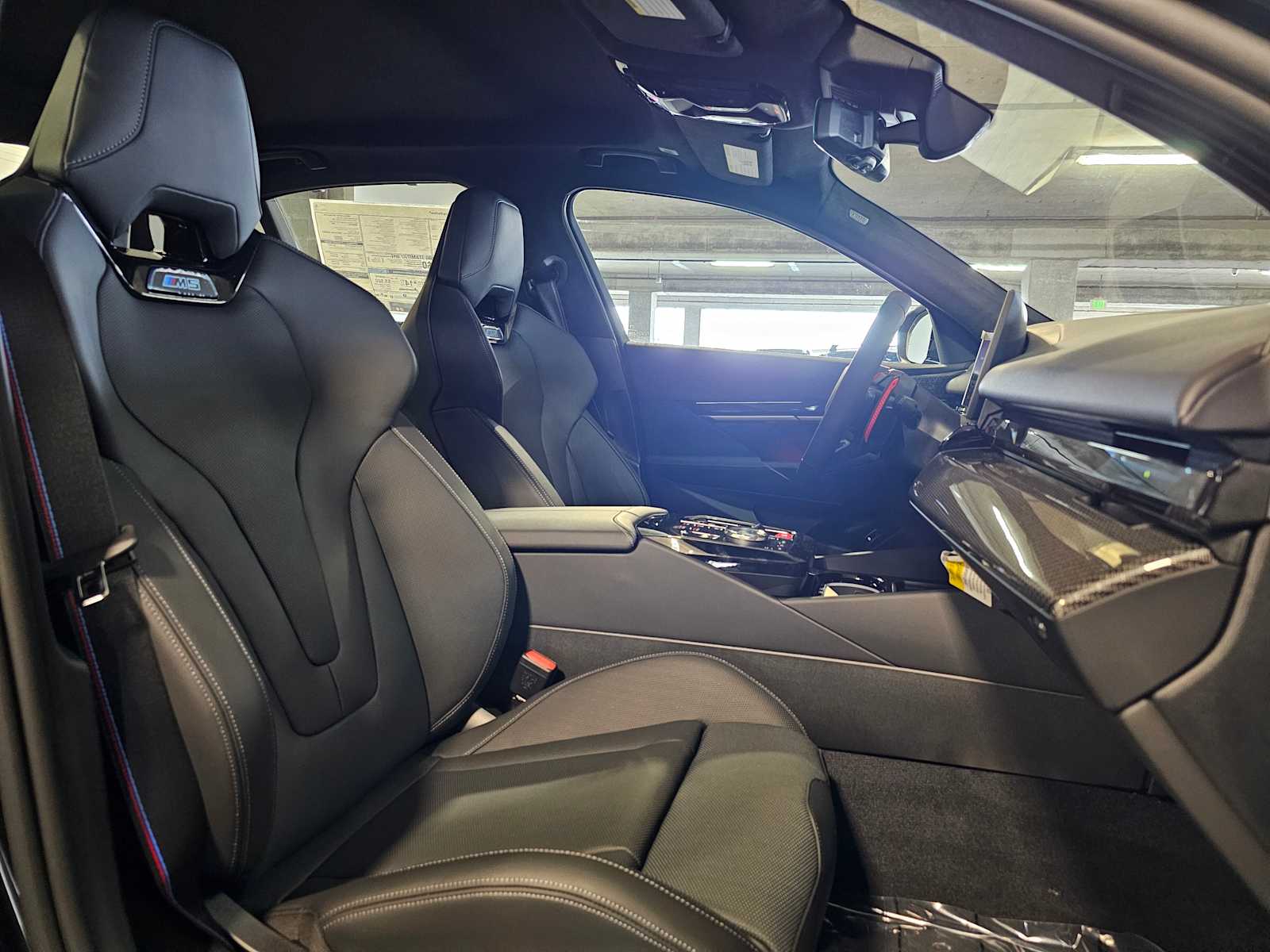 Thumbnail: 2026 BMW M5 - 40