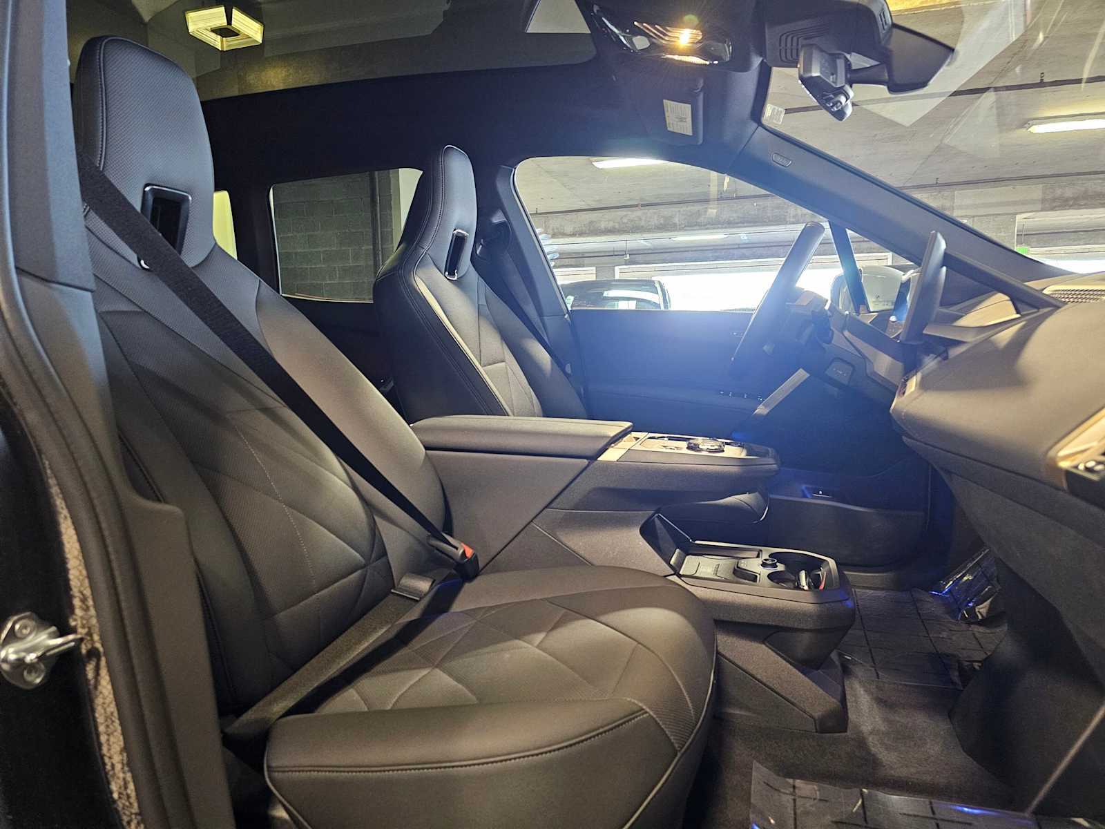 Thumbnail: 2023 BMW iX - 38