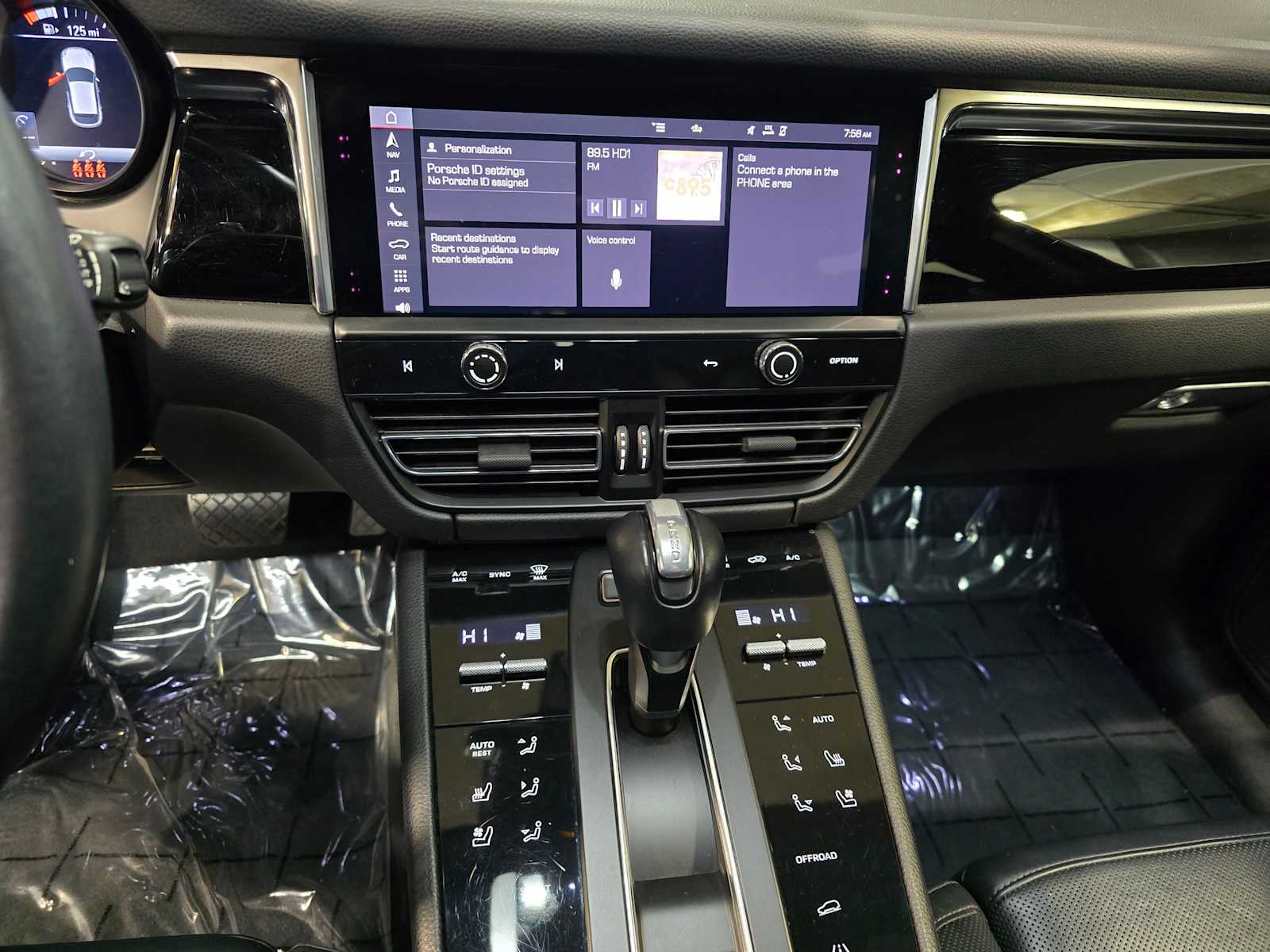 Thumbnail: 2024 Porsche Macan - 13