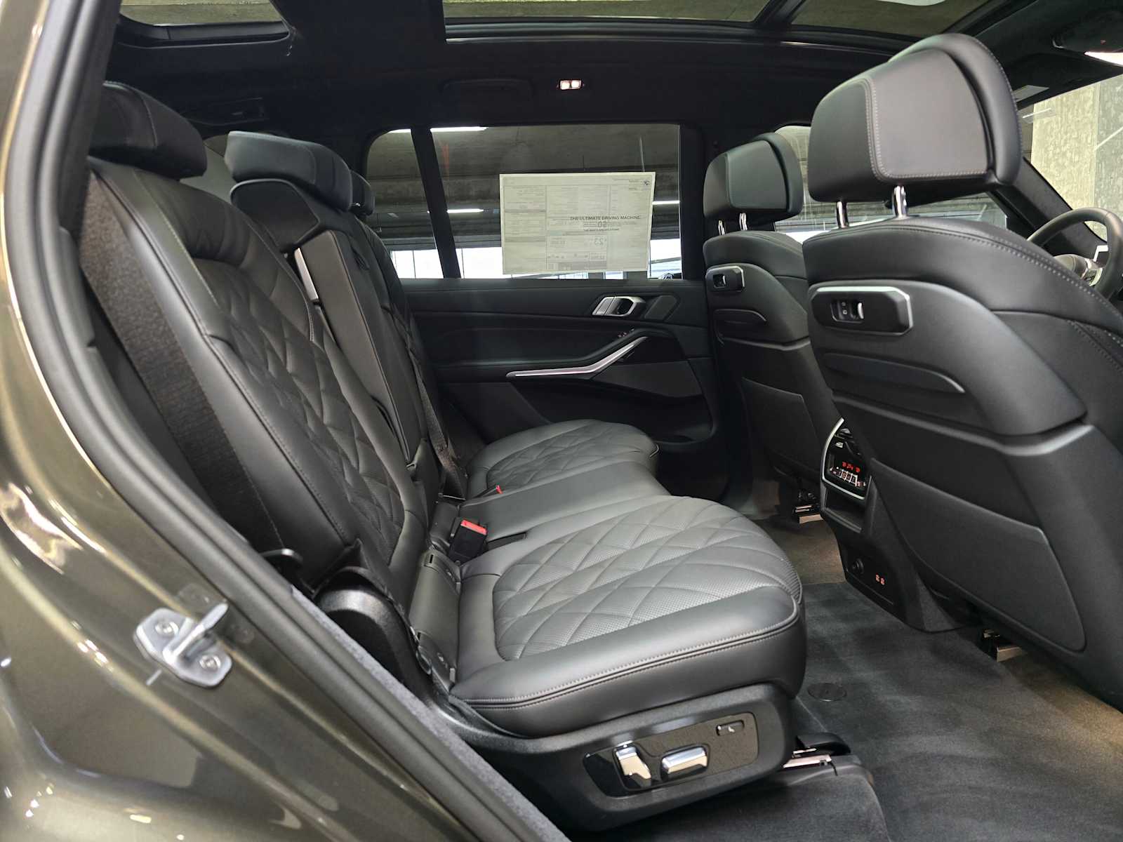 Thumbnail: 2026 BMW X7 - 29