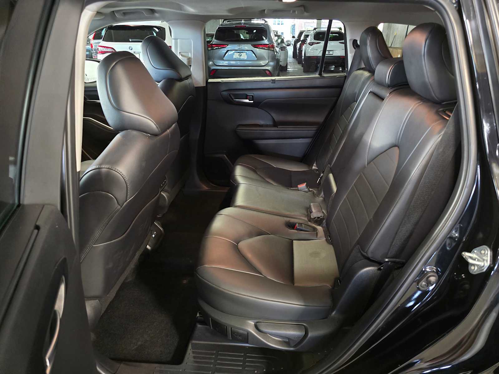 Thumbnail: 2024 Toyota Highlander - 24