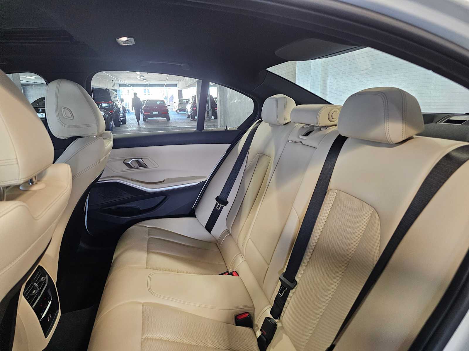 Thumbnail: 2025 BMW 3 Series - 38