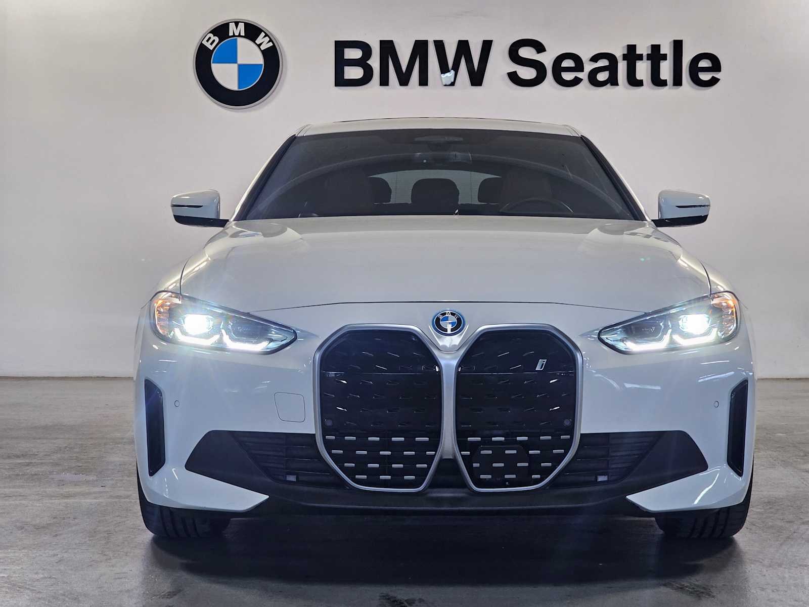 Thumbnail: 2023 BMW i4 - 6