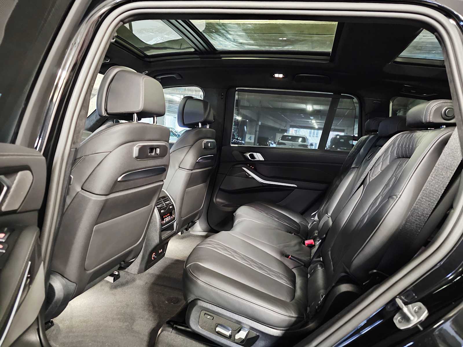 Thumbnail: 2026 BMW X7 - 26