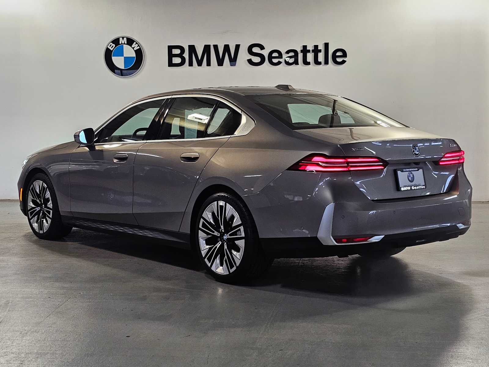 Thumbnail: 2024 BMW 5 Series - 4