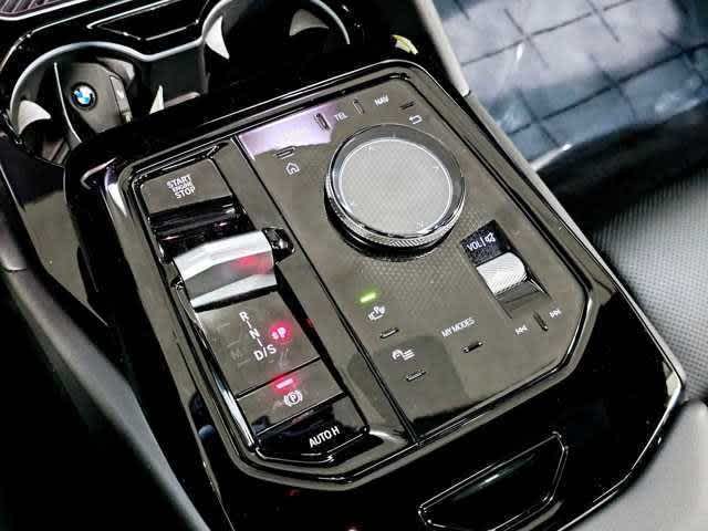 Thumbnail: 2025 BMW 5 Series - 18