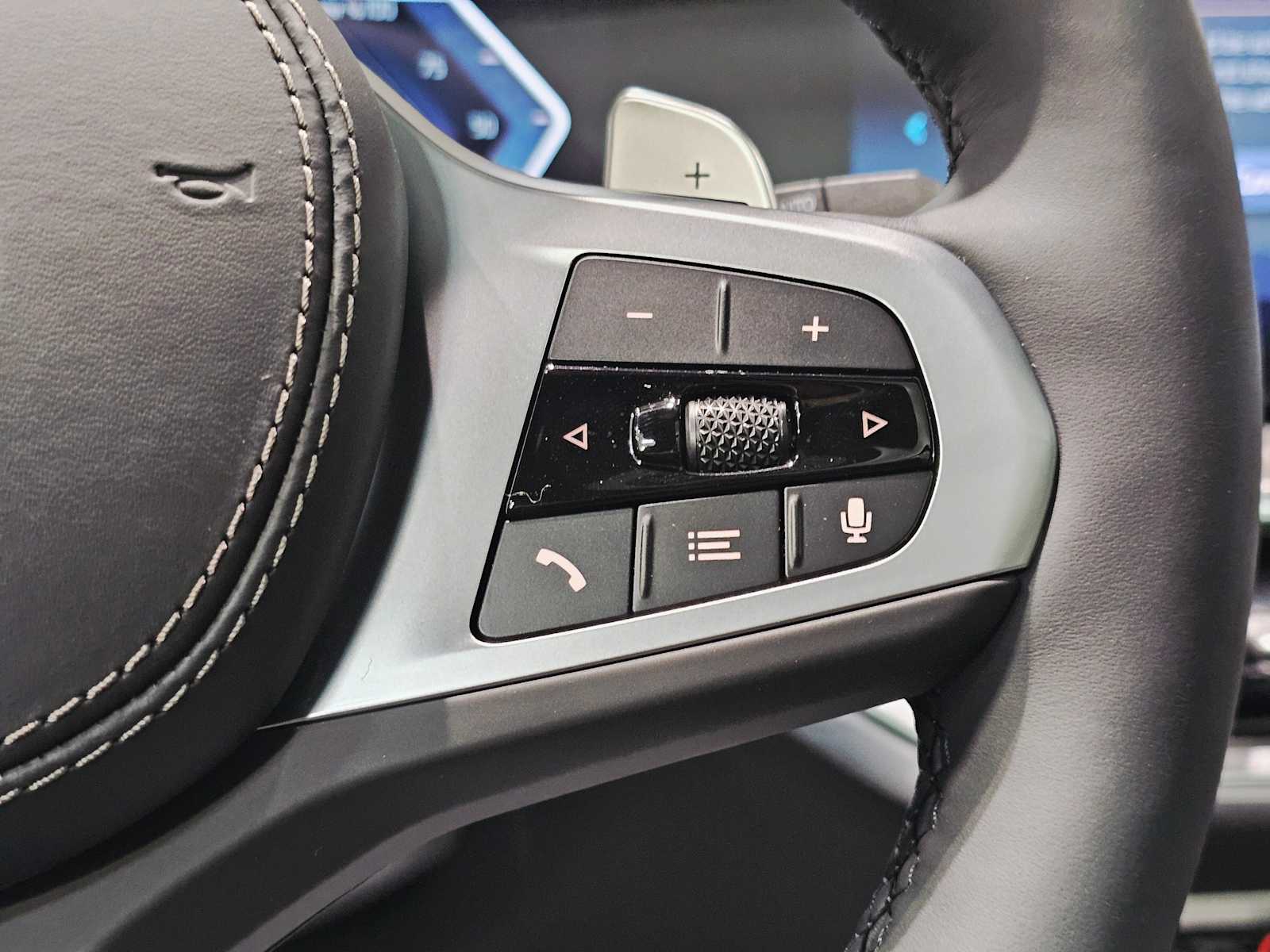 Thumbnail: 2026 BMW X7 - 12