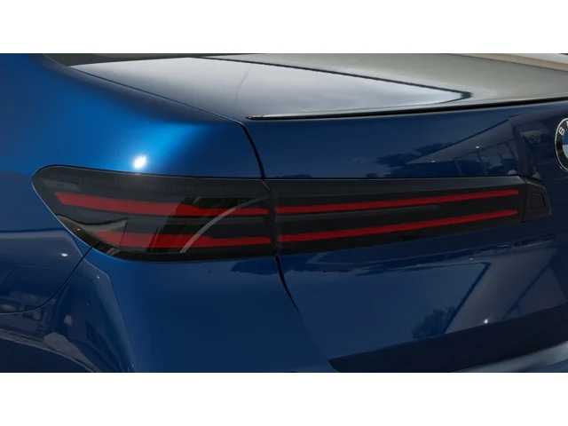 Thumbnail: 2027 BMW 7 Series - 8