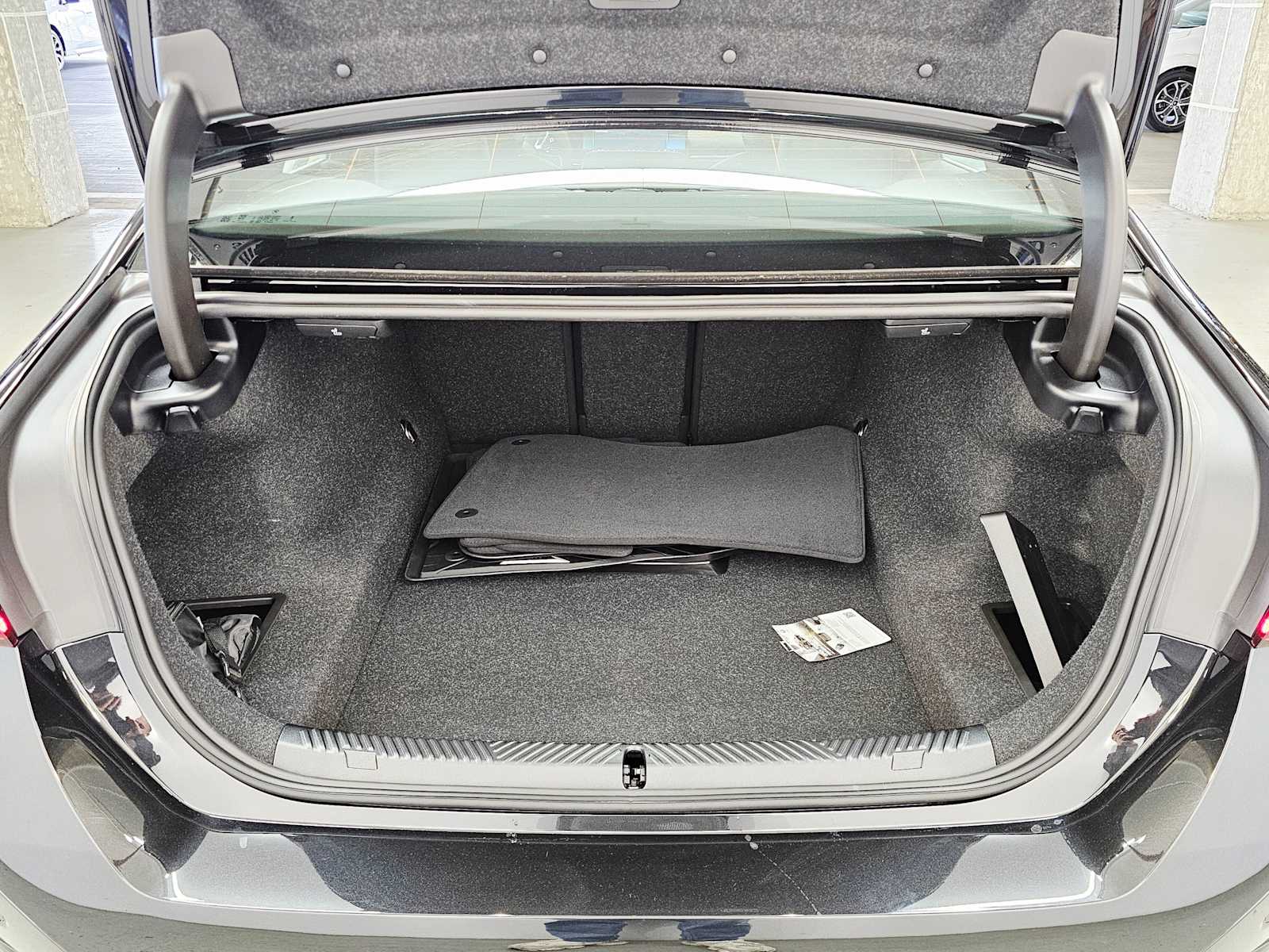 Thumbnail: 2026 BMW 5 Series - 28