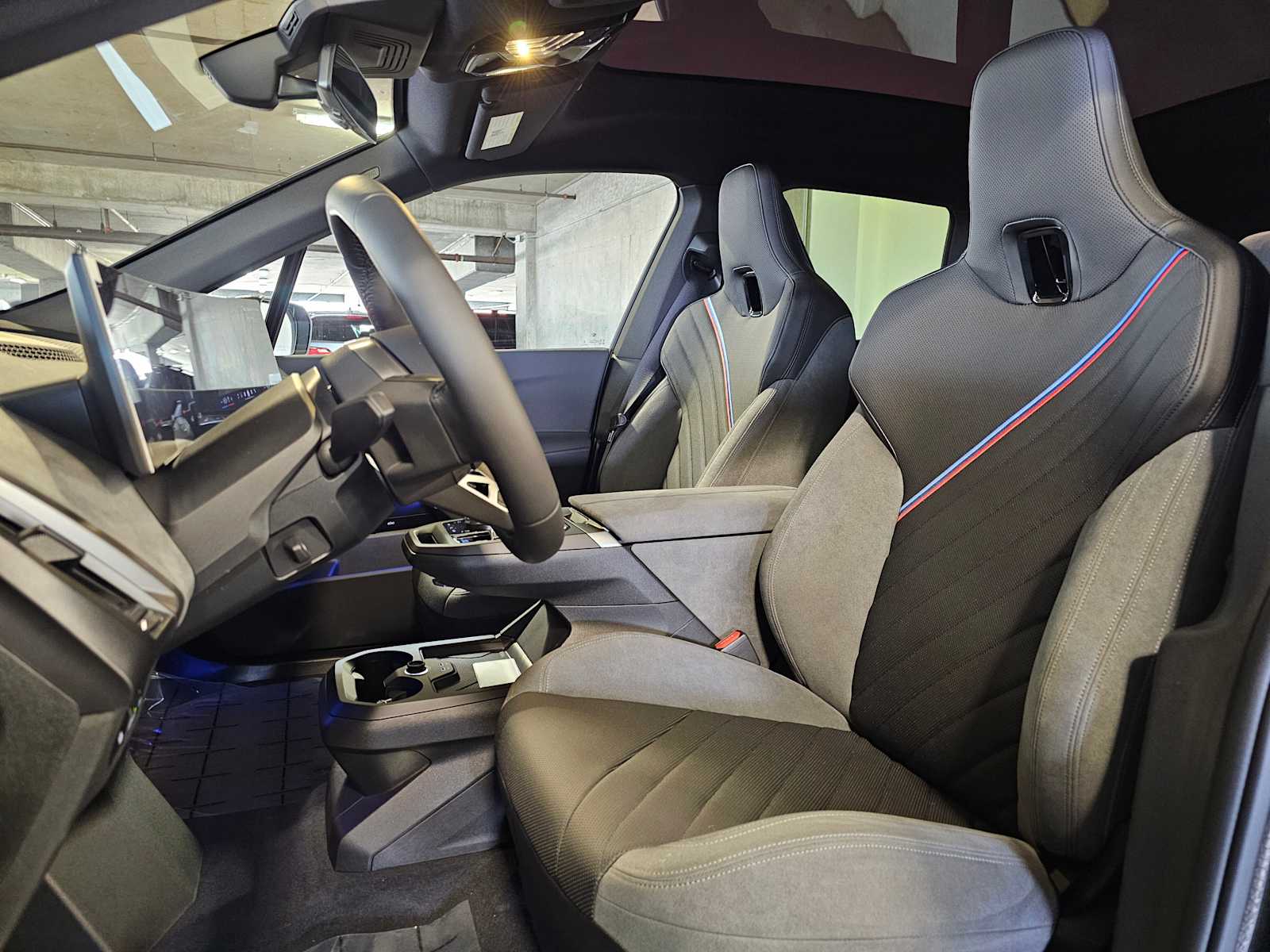 Thumbnail: 2026 BMW iX - 26