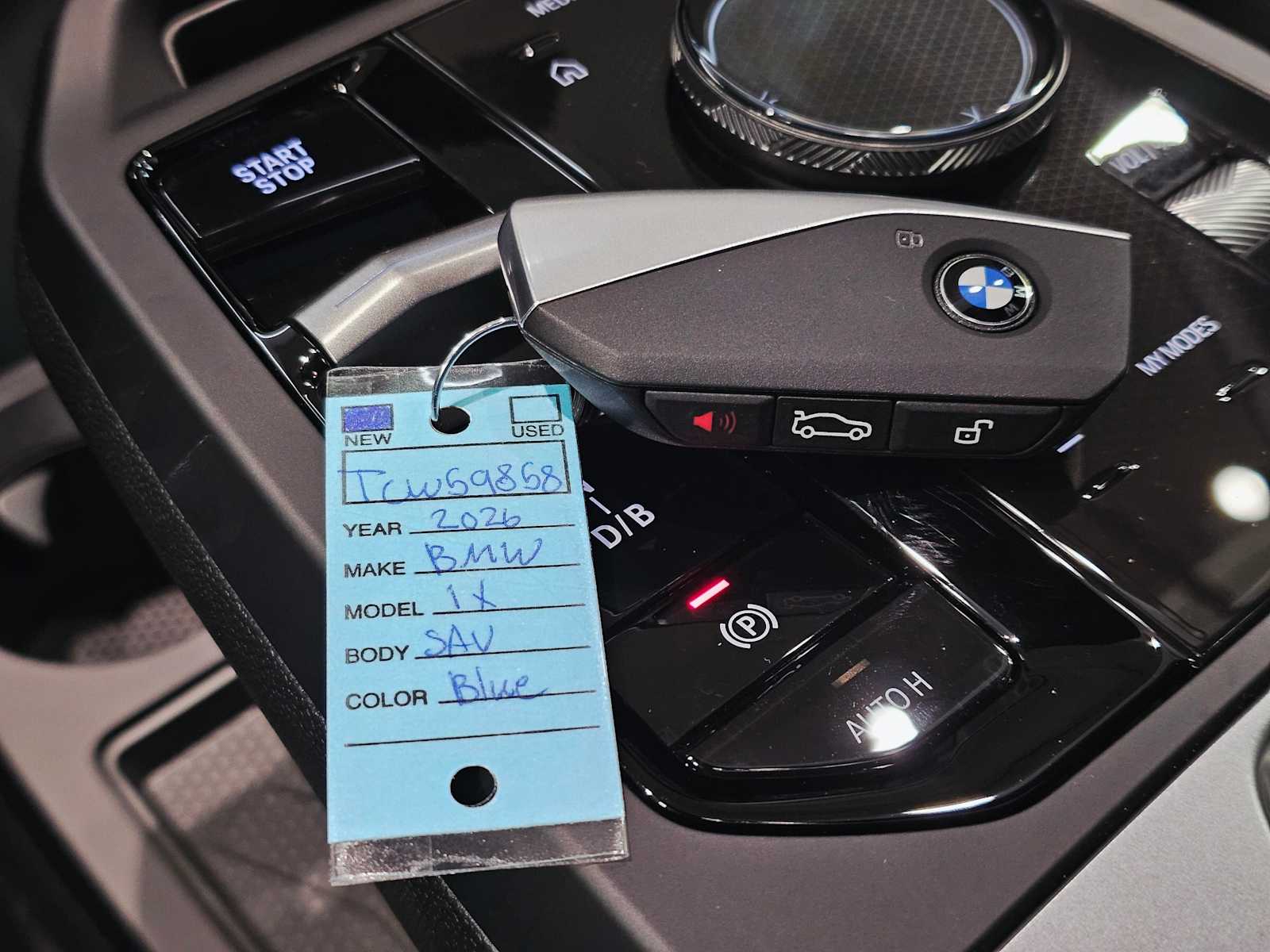 Thumbnail: 2026 BMW iX - 30