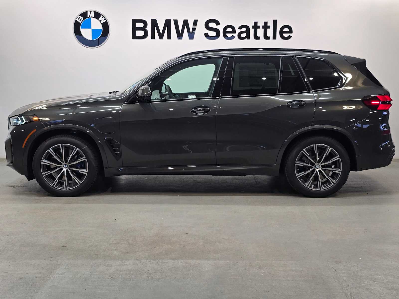 Thumbnail: 2026 BMW X5 - 3
