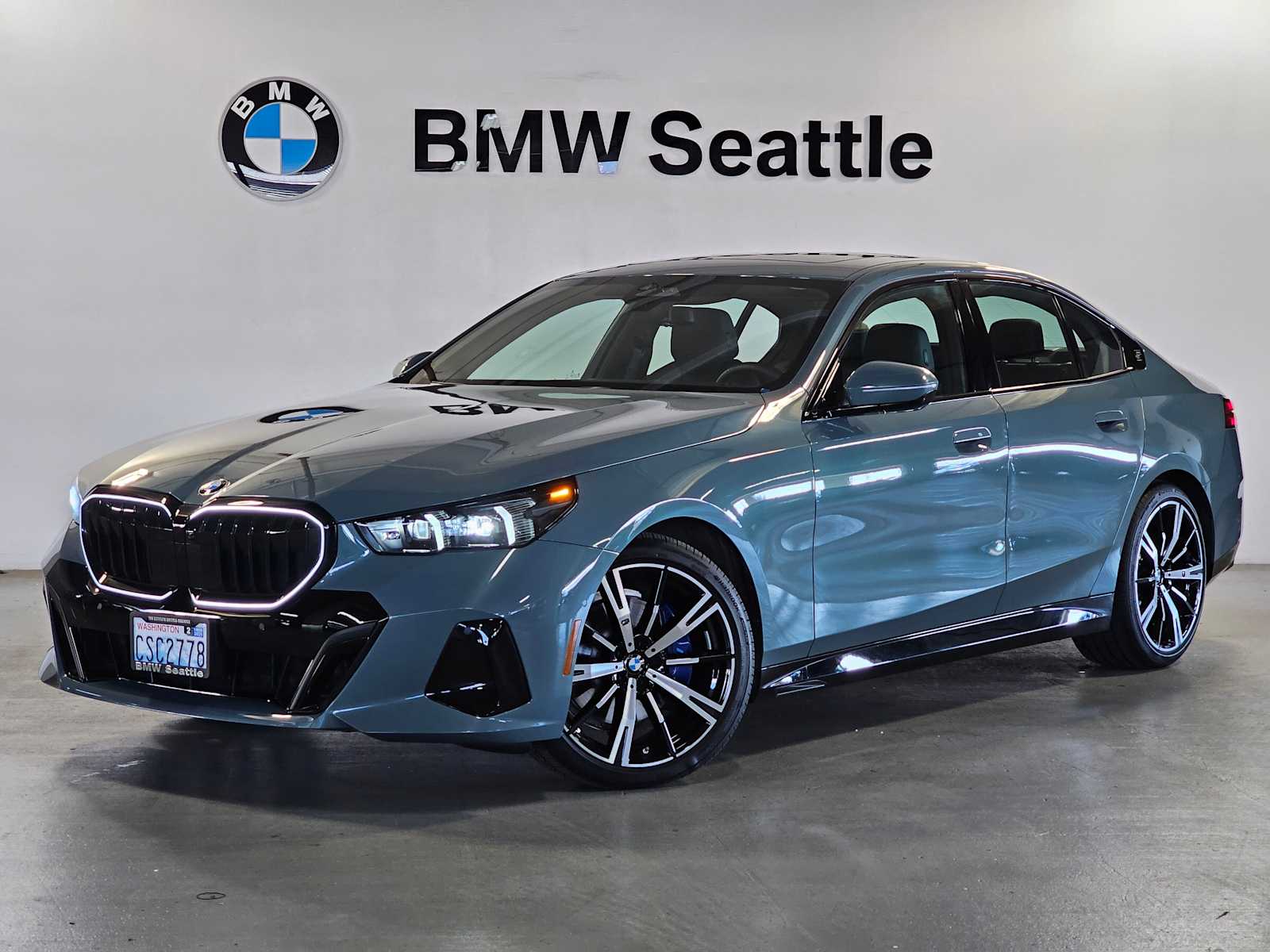 Thumbnail: 2025 BMW 5 Series - 1