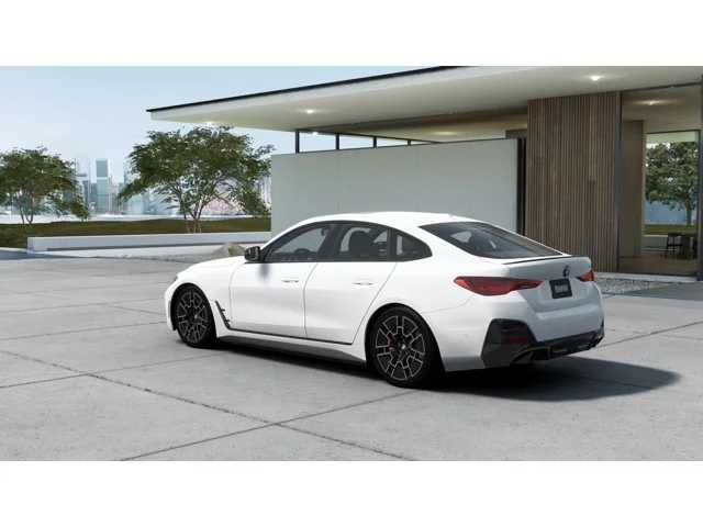 Thumbnail: 2026 BMW i4 - 2