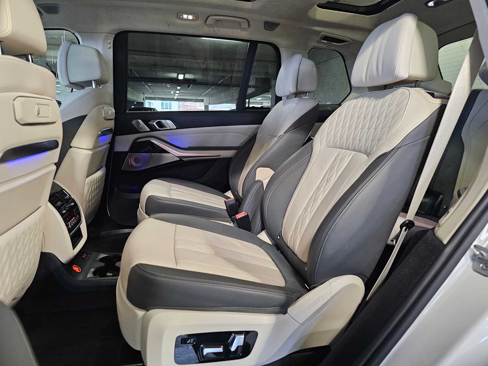 Thumbnail: 2023 BMW X7 - 37