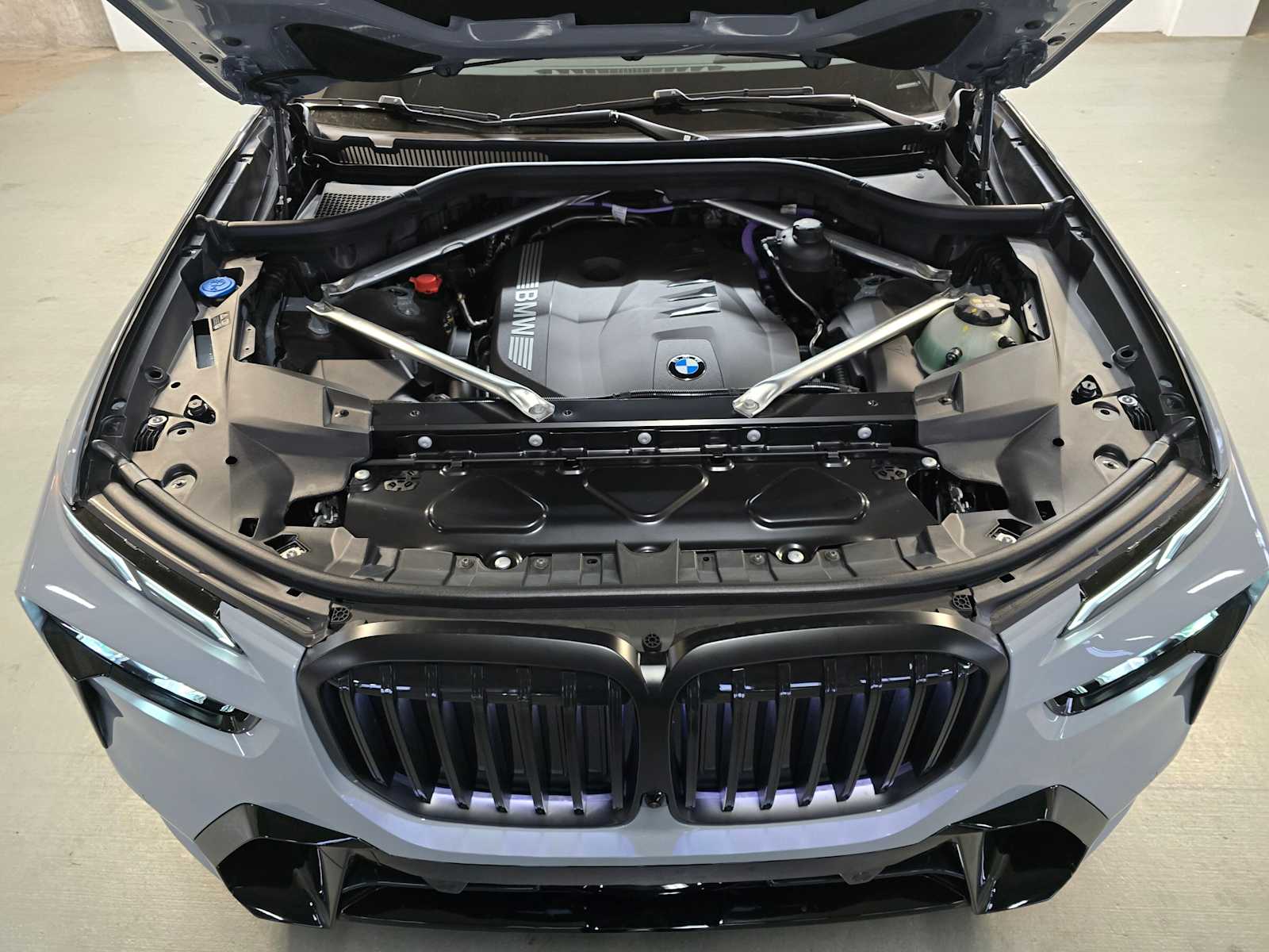 Thumbnail: 2026 BMW X7 - 9