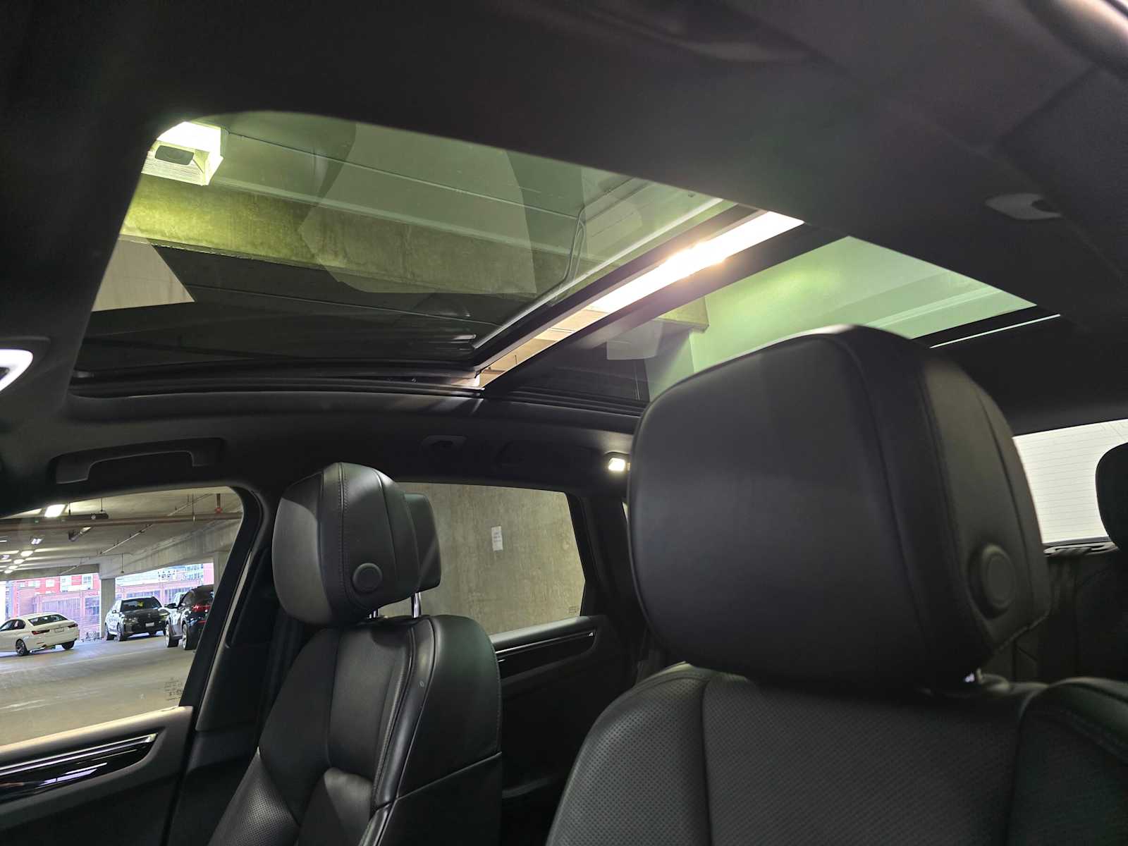 Thumbnail: 2024 Porsche Macan - 26