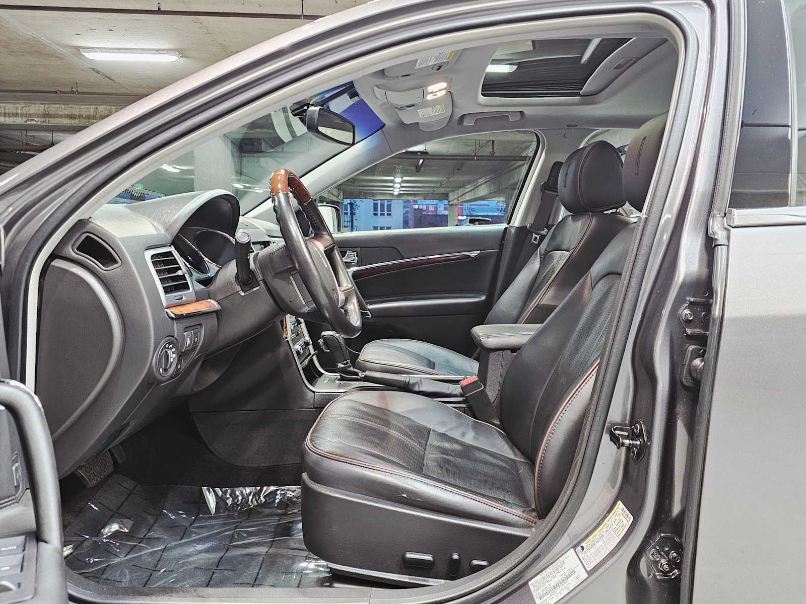 Thumbnail: 2012 Lincoln MKZ - 23