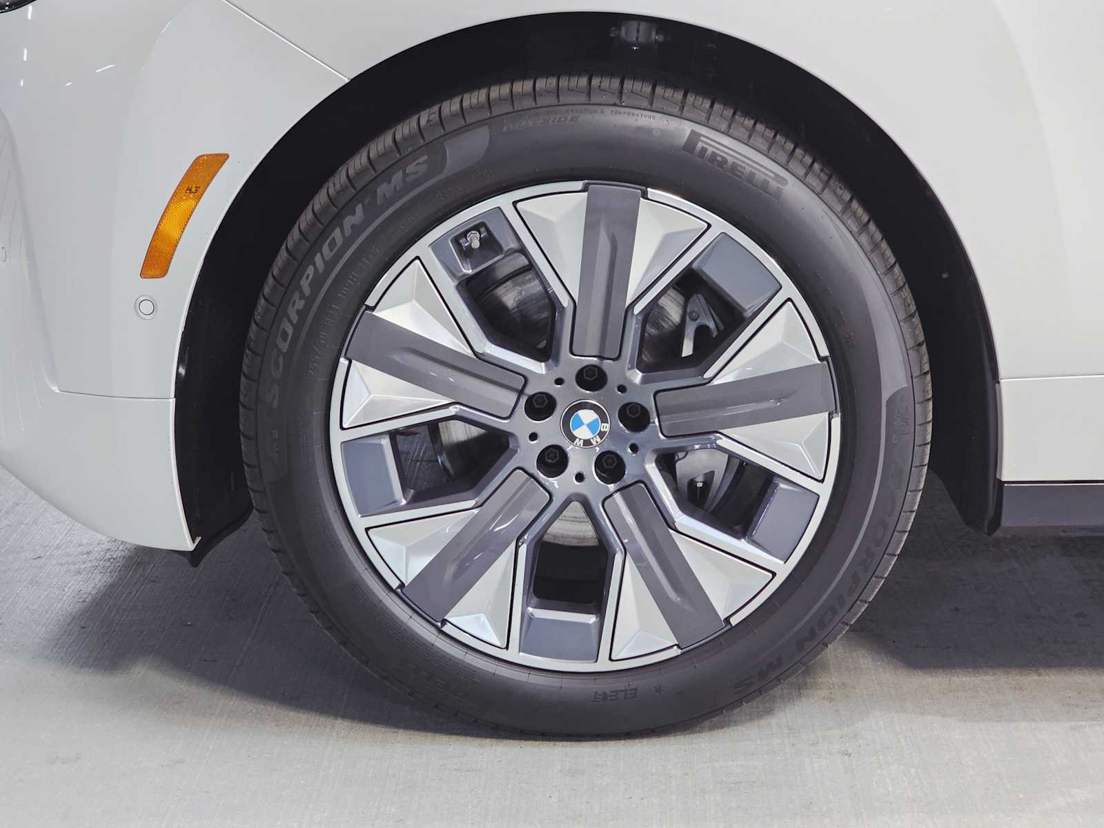 Thumbnail: 2026 BMW iX - 8