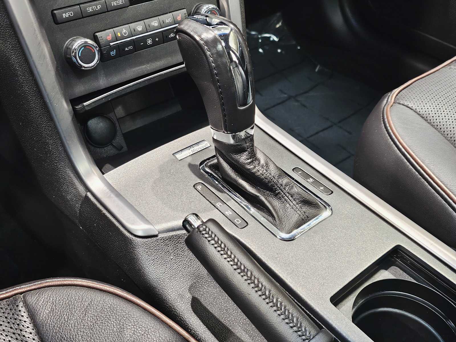 Thumbnail: 2012 Lincoln MKZ - 17