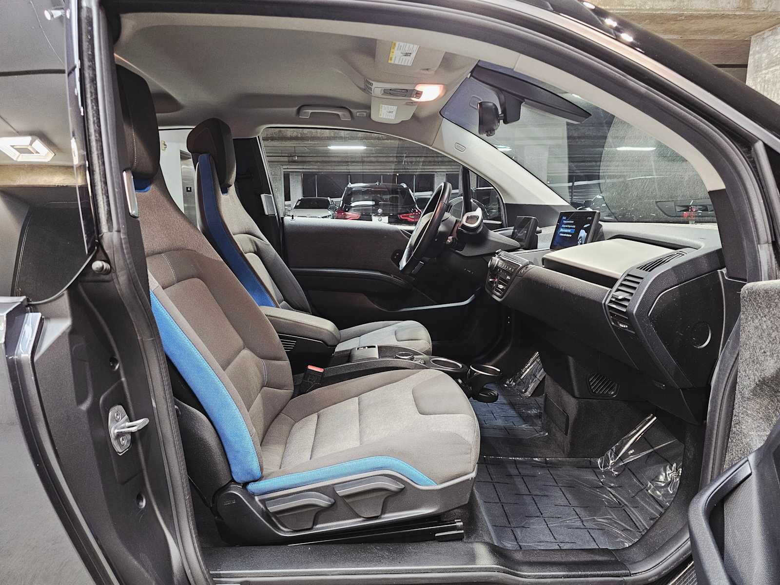 Thumbnail: 2018 BMW i3 - 27