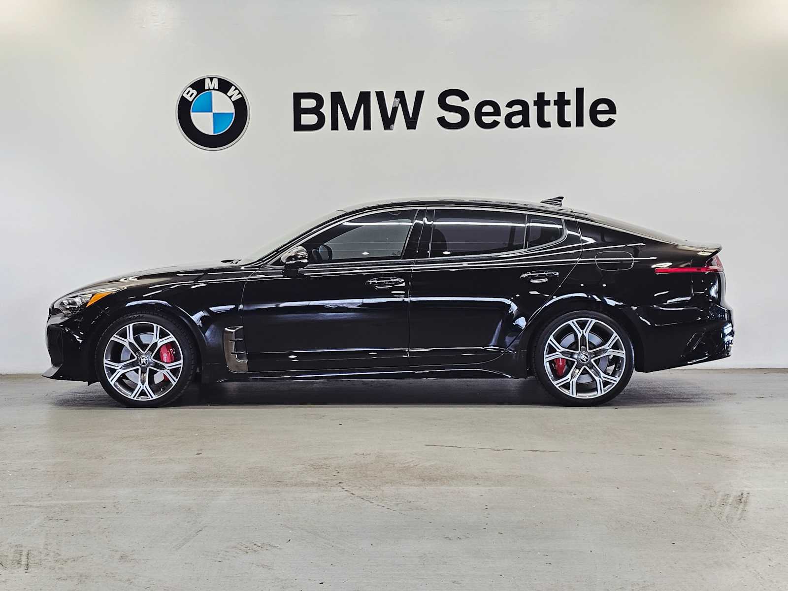 Thumbnail: 2020 Kia Stinger - 3