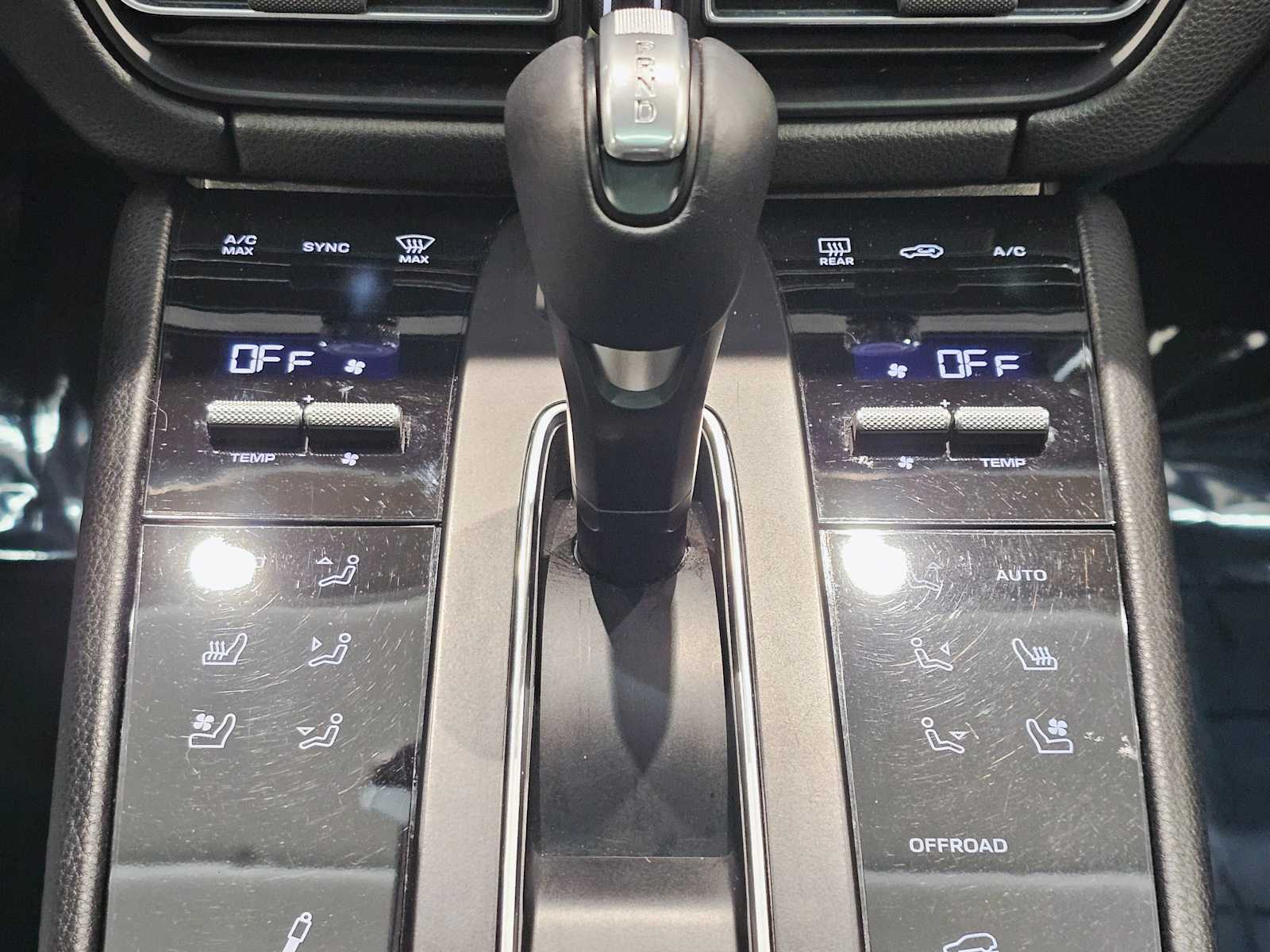 Thumbnail: 2024 Porsche Macan - 19