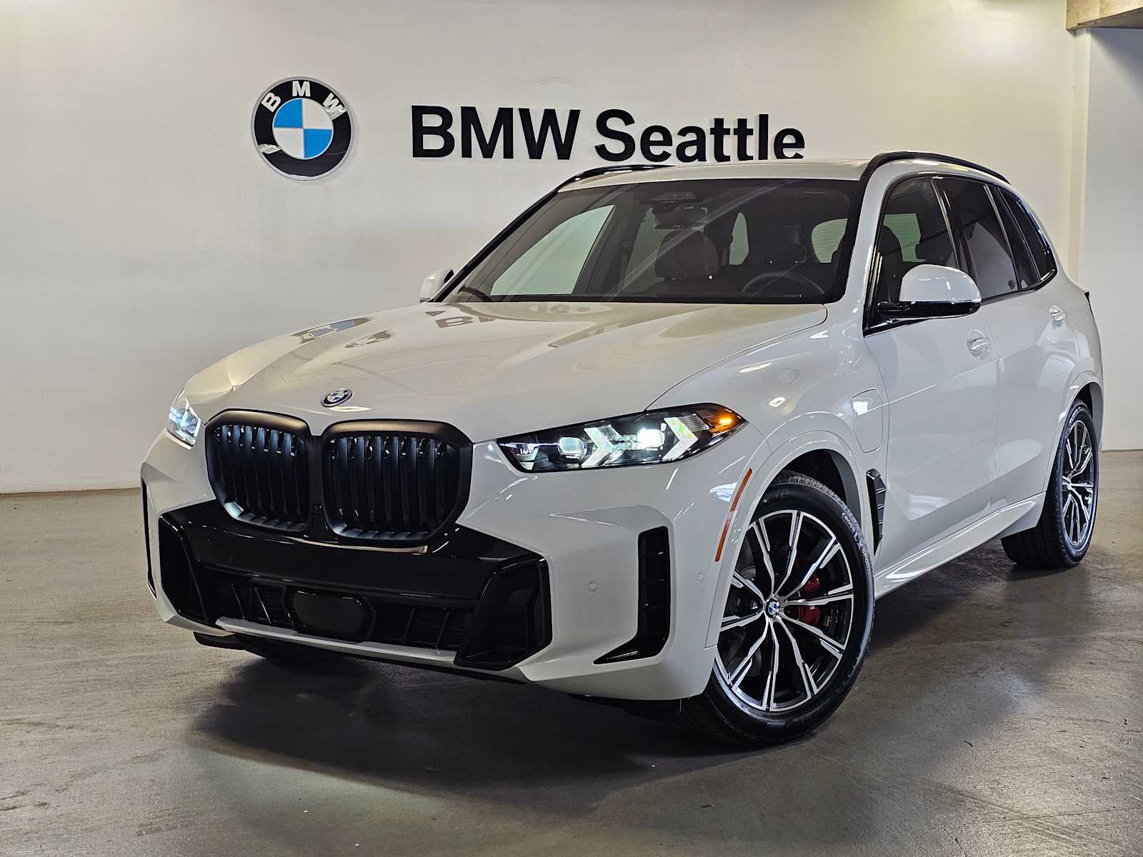 Thumbnail: 2026 BMW X5 - 1