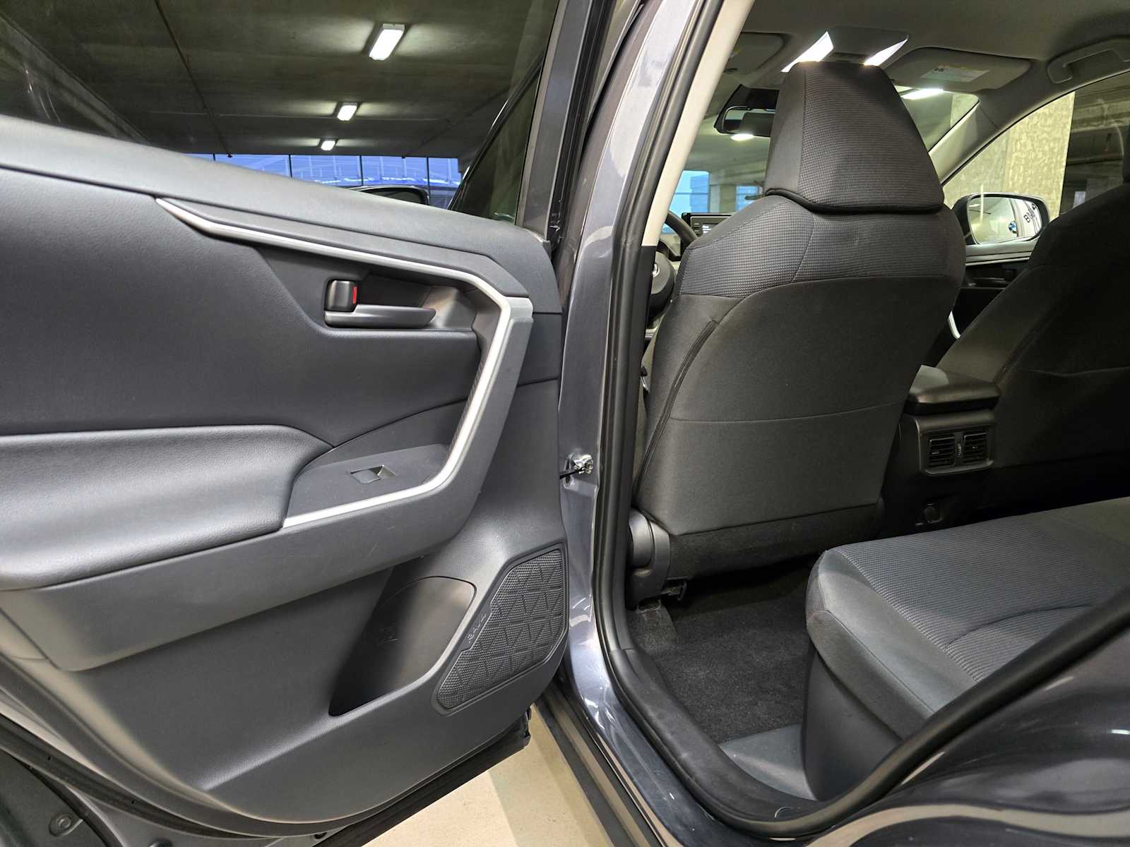 Thumbnail: 2022 Toyota RAV4 - 24