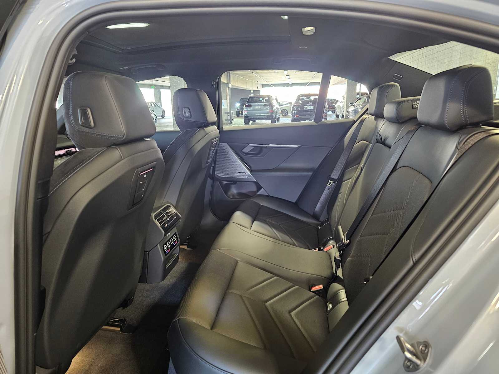 Thumbnail: 2026 BMW 5 Series - 33