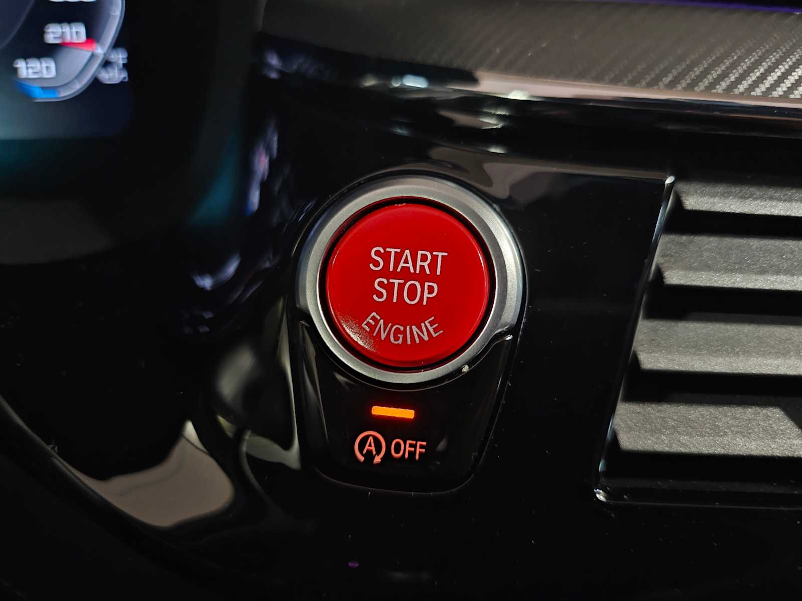 Thumbnail: 2021 BMW M5 - 18