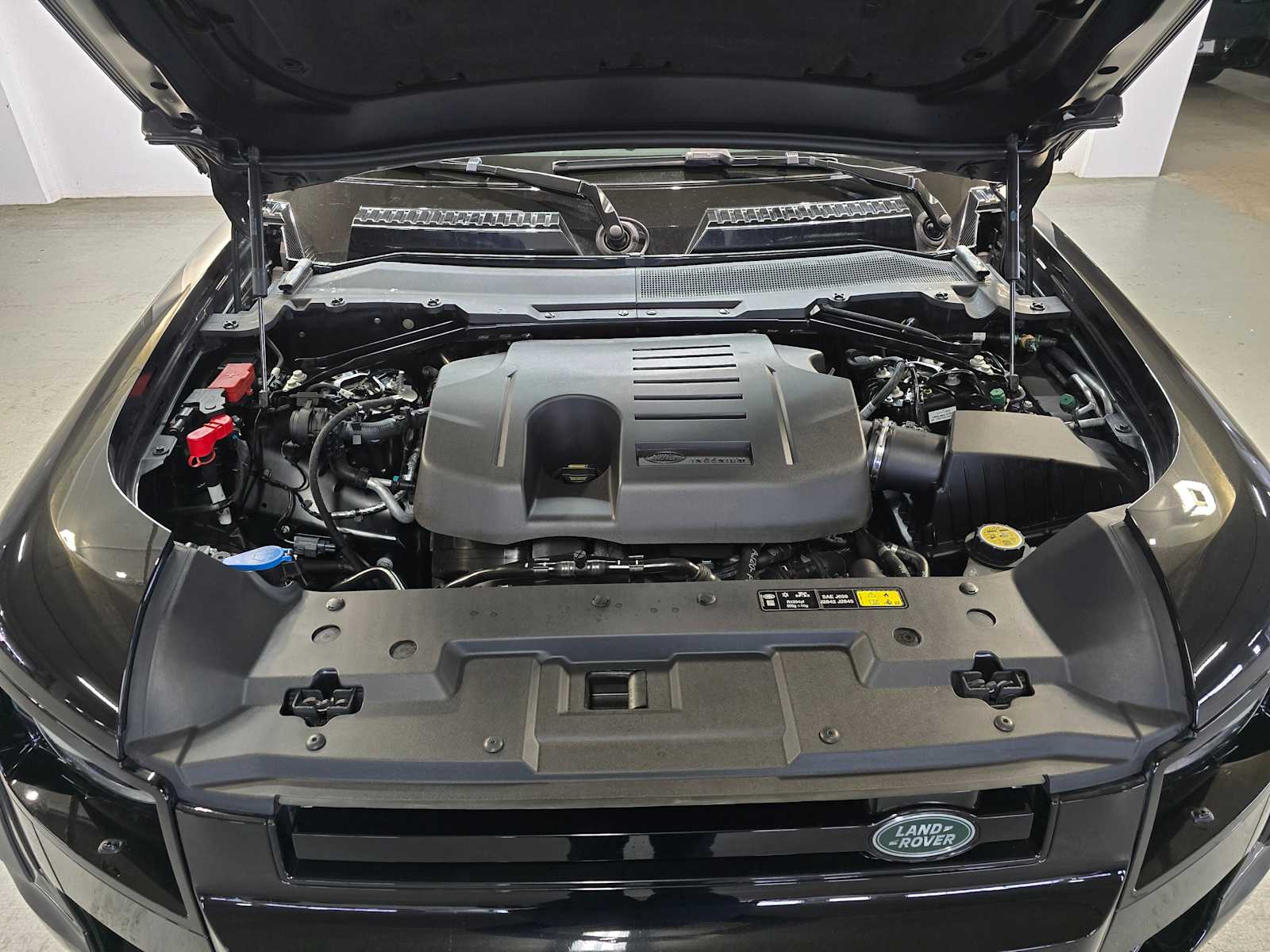 Thumbnail: 2023 Land Rover Defender - 9