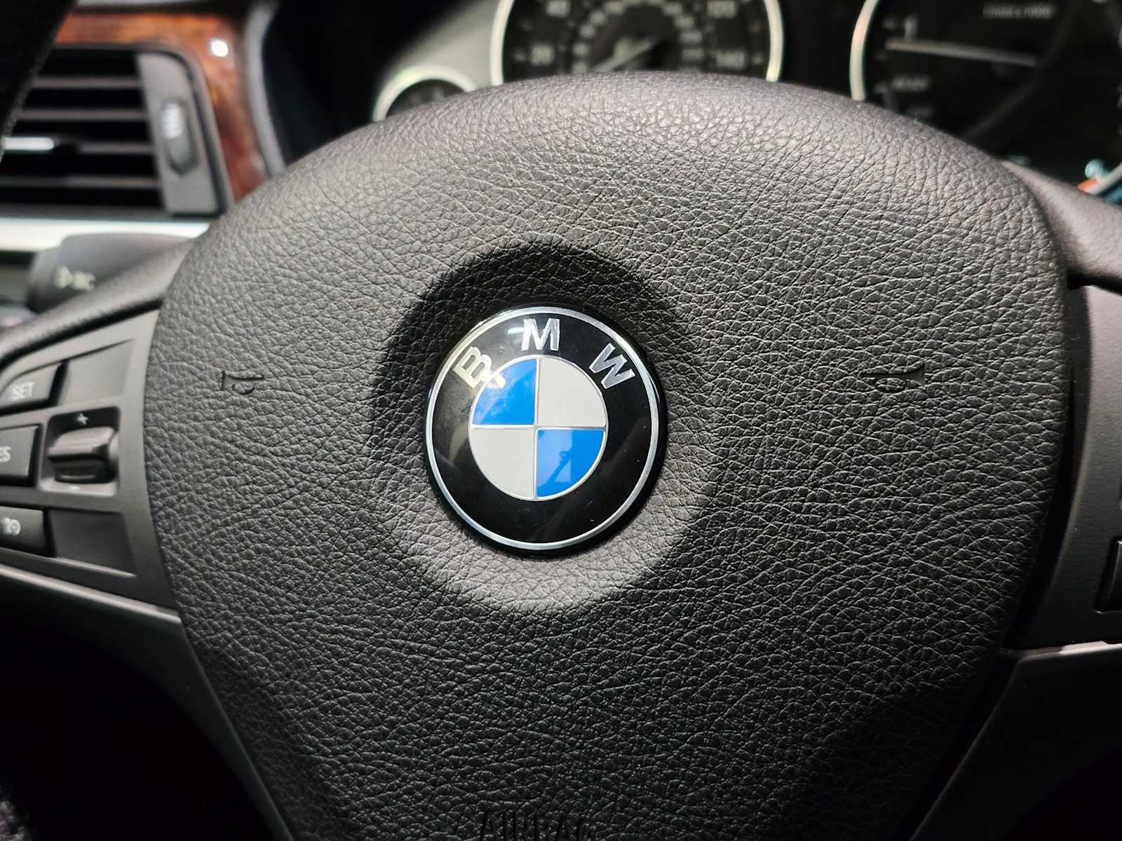 Thumbnail: 2013 BMW 3 Series - 22
