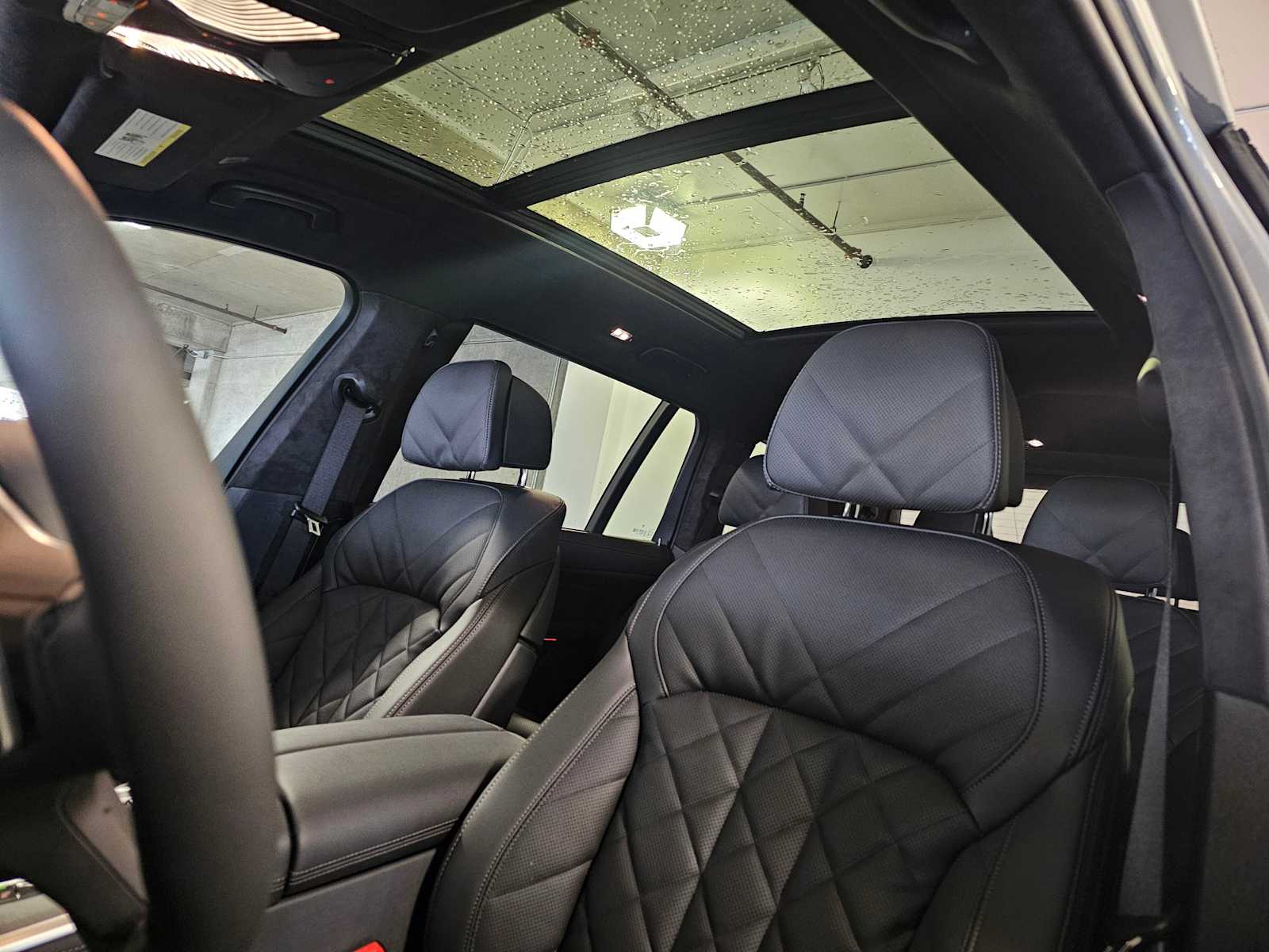 Thumbnail: 2026 BMW X7 - 34