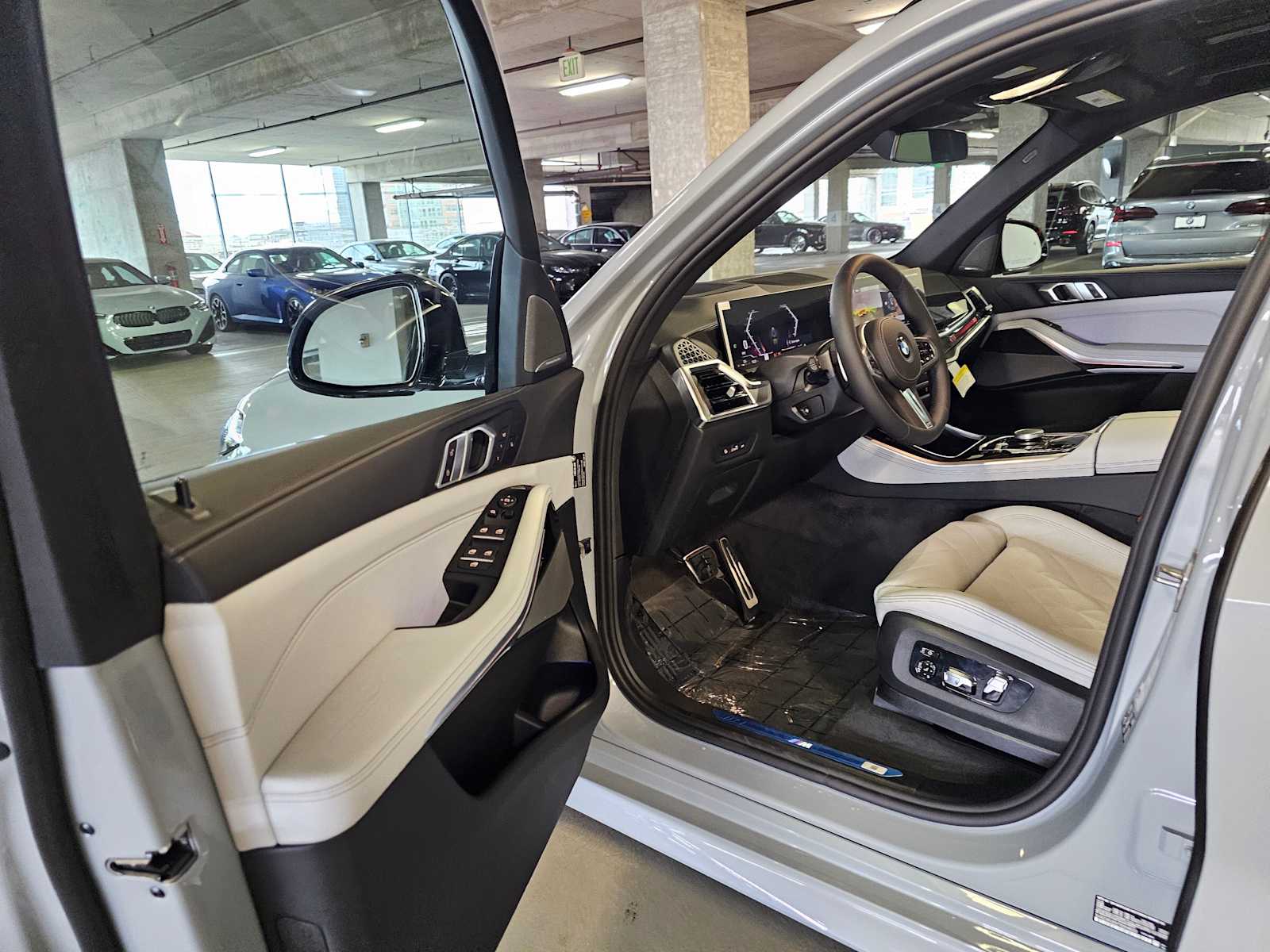 Thumbnail: 2026 BMW X5 - 32