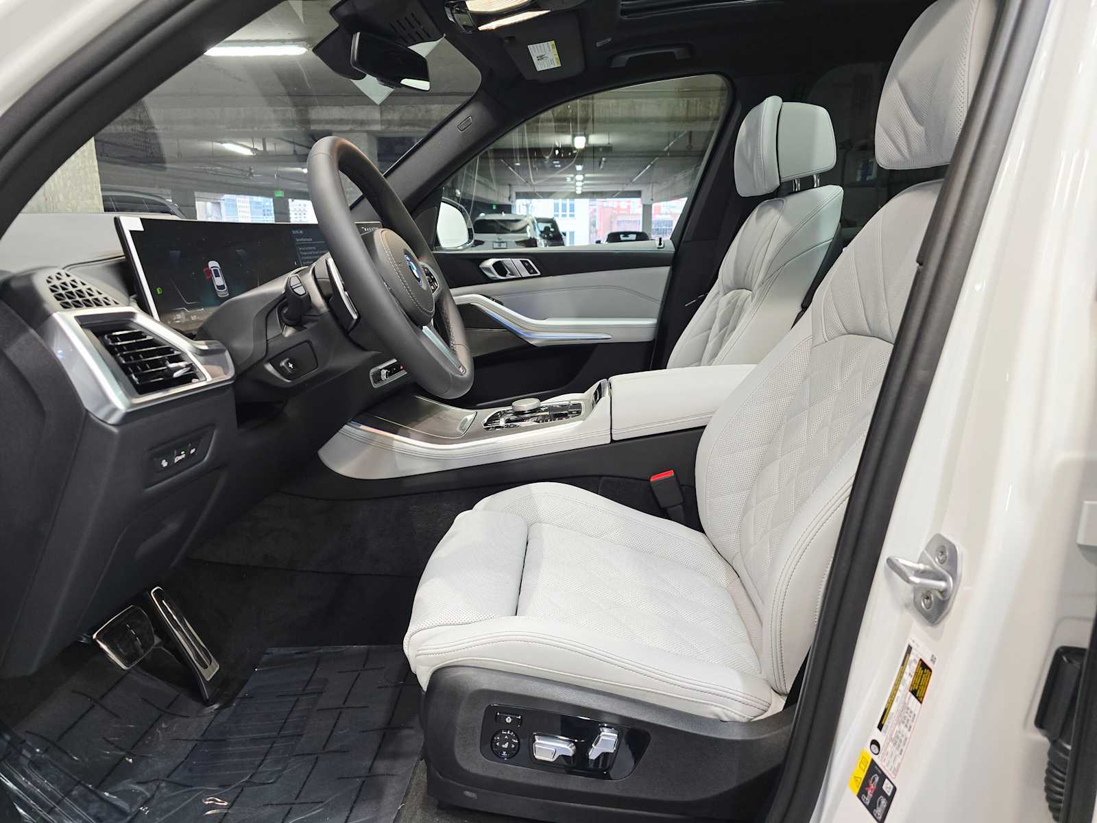 Thumbnail: 2026 BMW X5 - 23