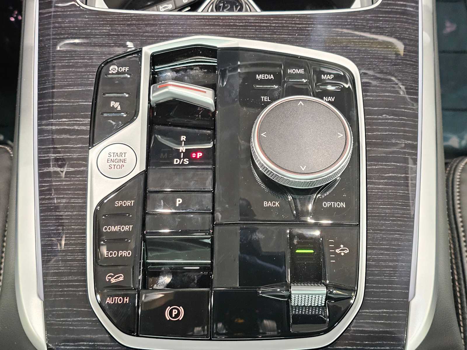 Thumbnail: 2026 BMW X7 - 17