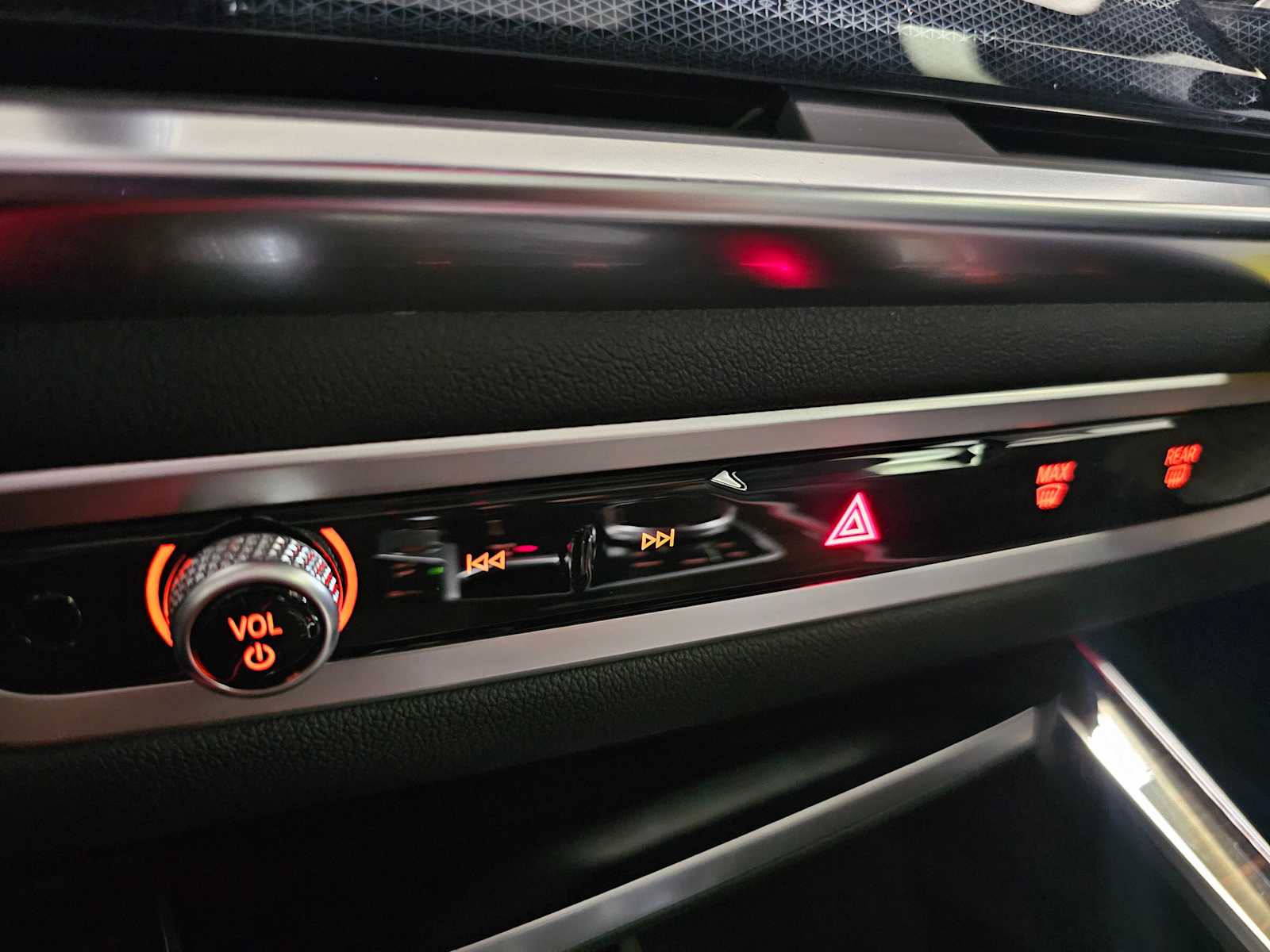 Thumbnail: 2026 BMW X5 - 18