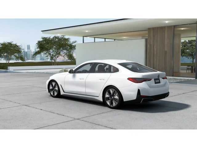 Thumbnail: 2026 BMW i4 - 2